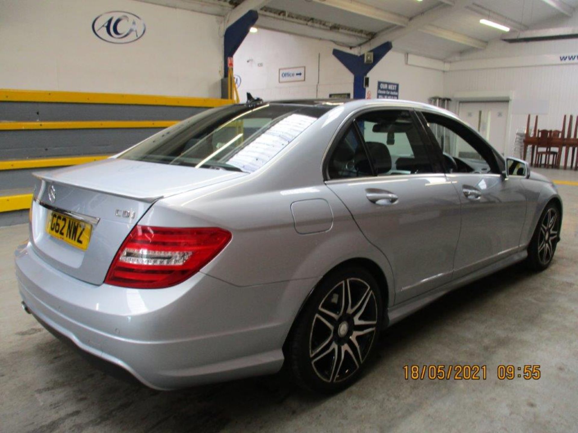 62 12 Mercedes C220 AMG Sport + CDI - Image 5 of 28