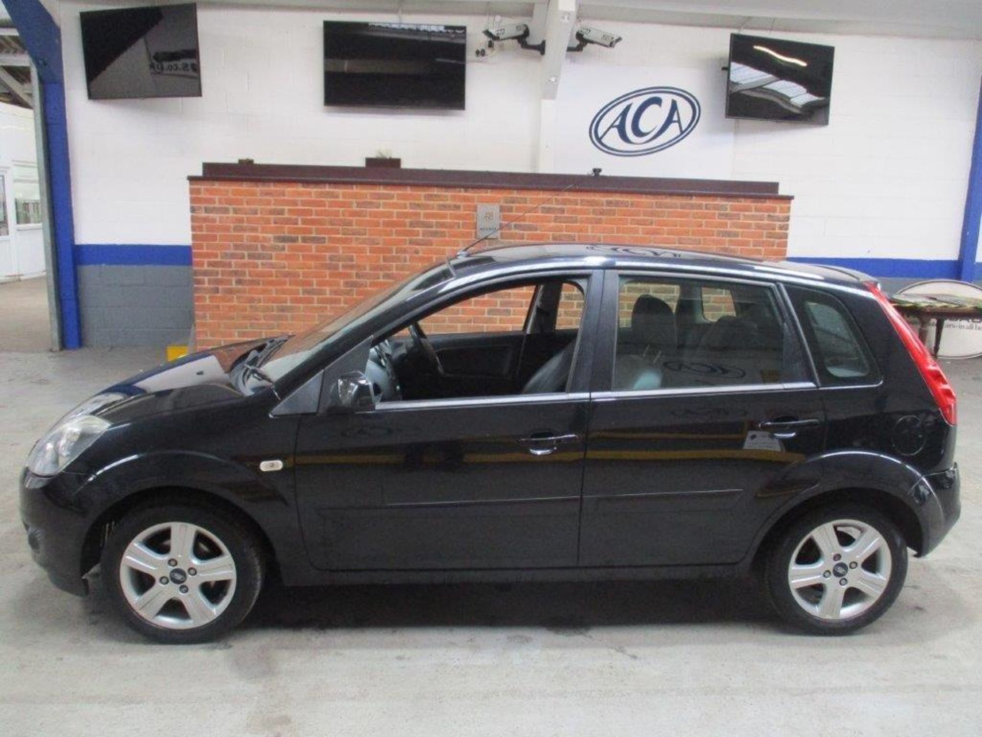 07 07 Ford Fiesta Zetec Climate - Image 2 of 22