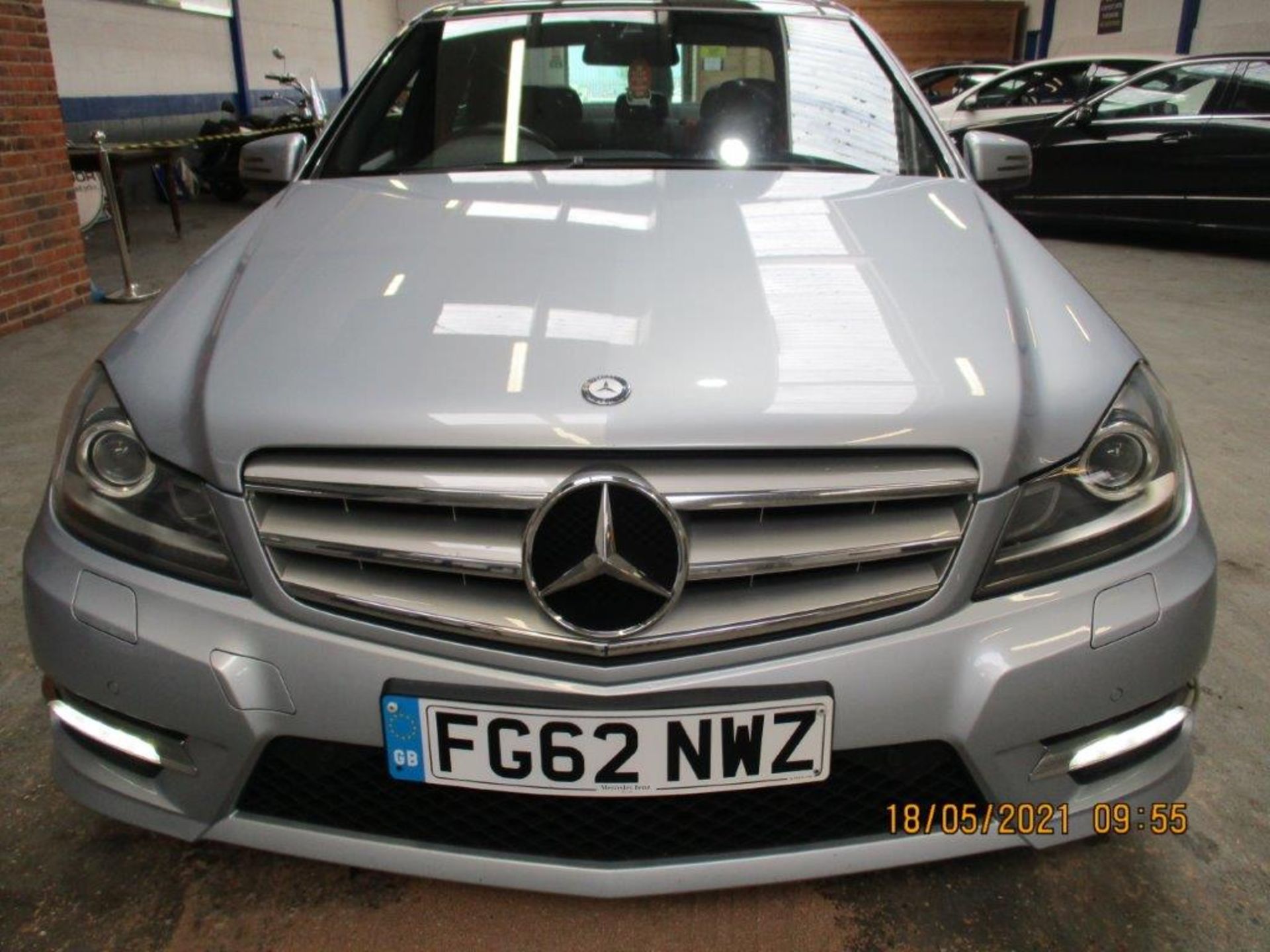 62 12 Mercedes C220 AMG Sport + CDI - Image 2 of 28