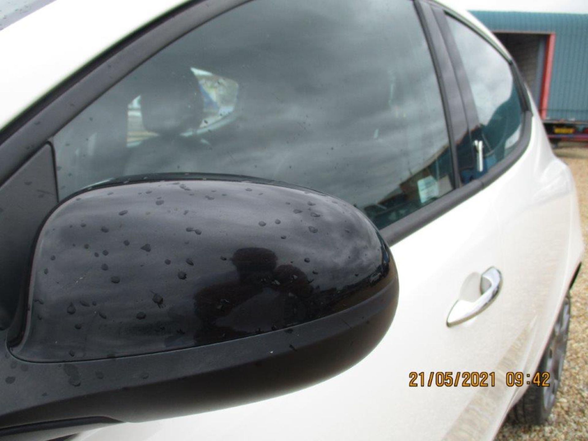 61 11 Chrysler Ypsilon Limited - Image 11 of 23