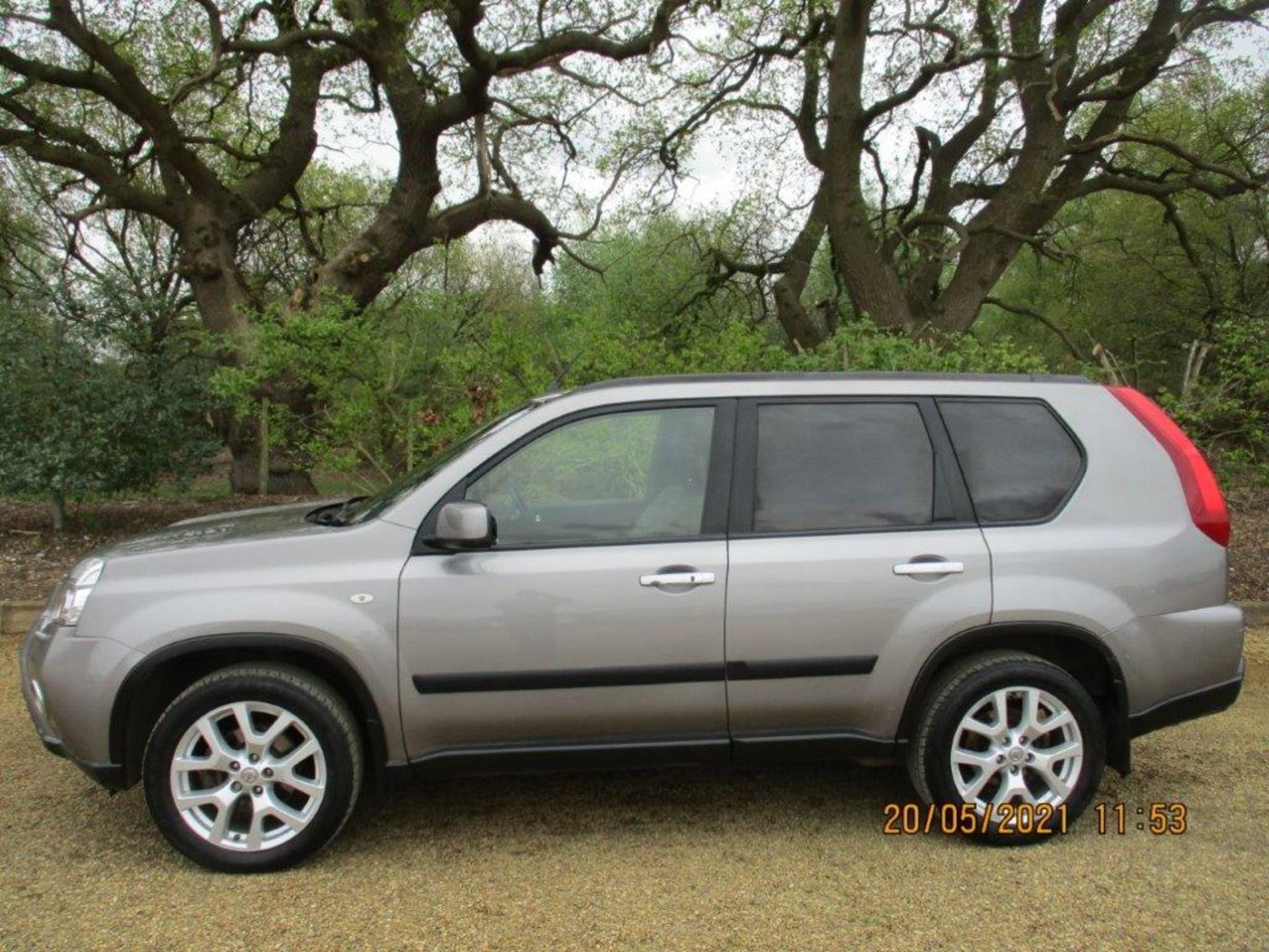 12 12 Nissan X-Trail Tekna DCI - Image 2 of 26