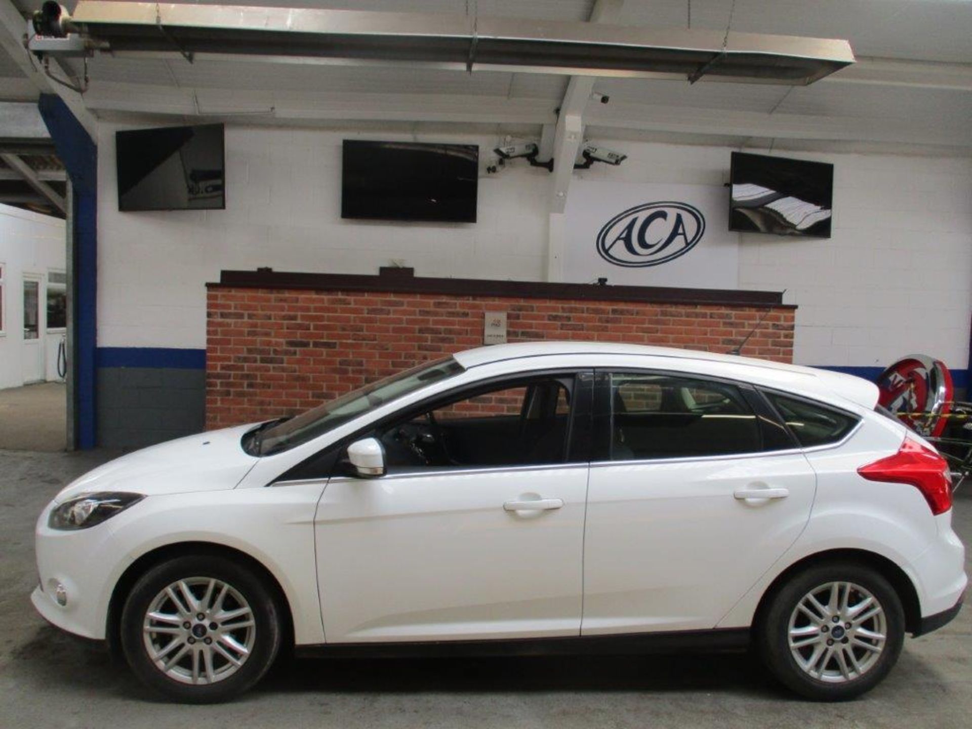 62 13 Ford Focus Titanium 125