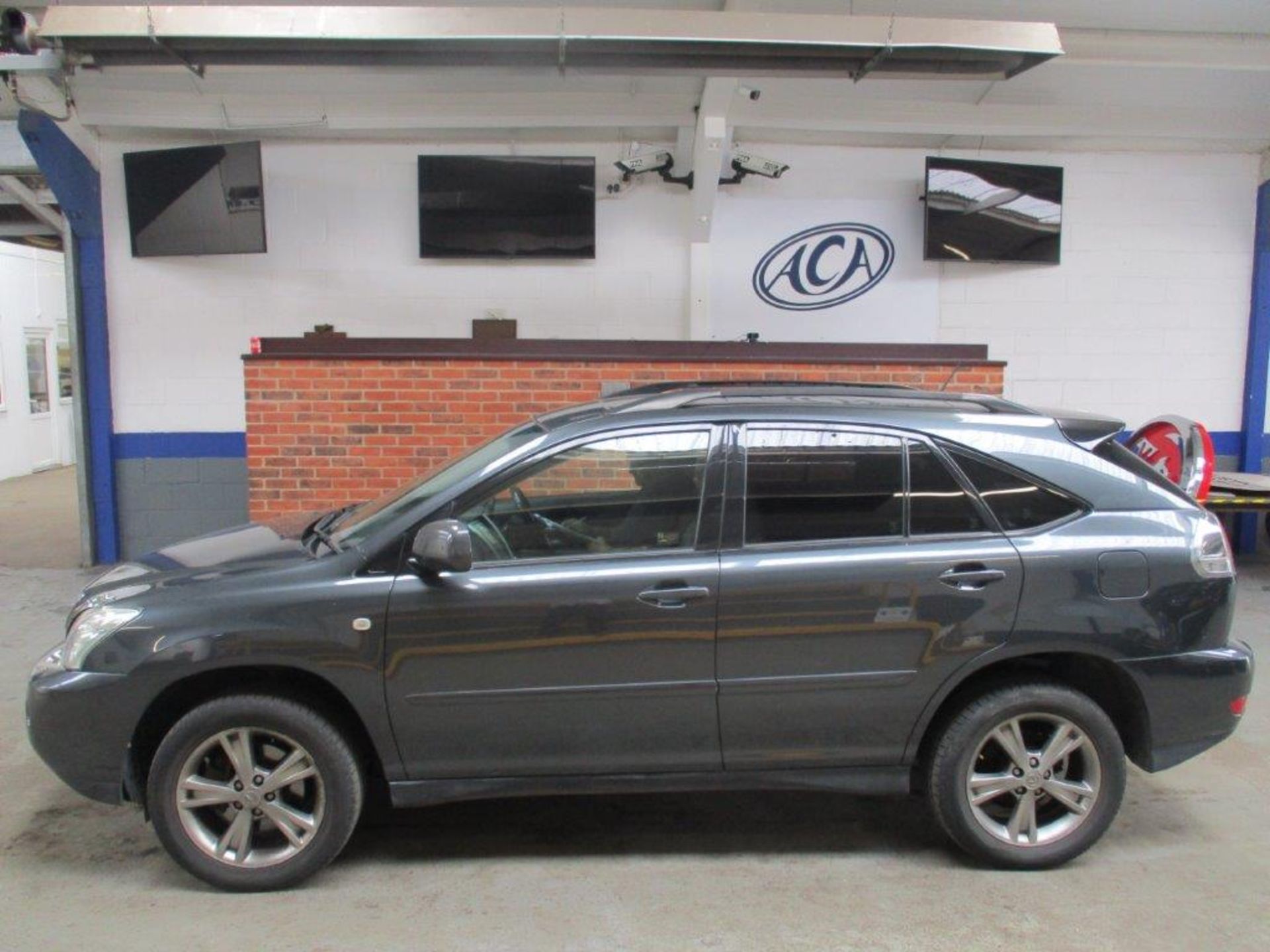 55 05 Lexus RX400 H Se-L CVT - Image 2 of 25