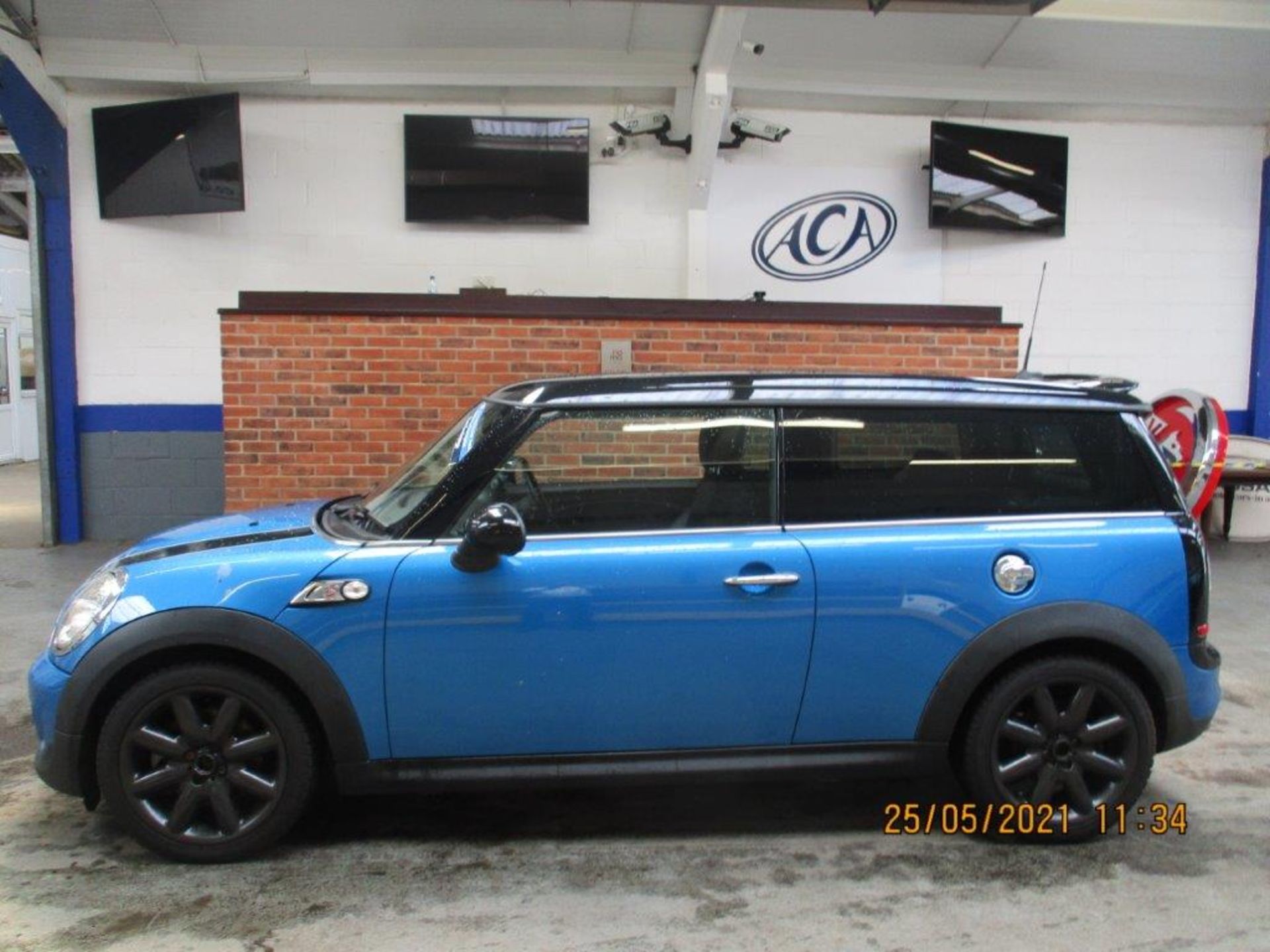 61 11 Mini Cooper S Clubman - Image 2 of 19