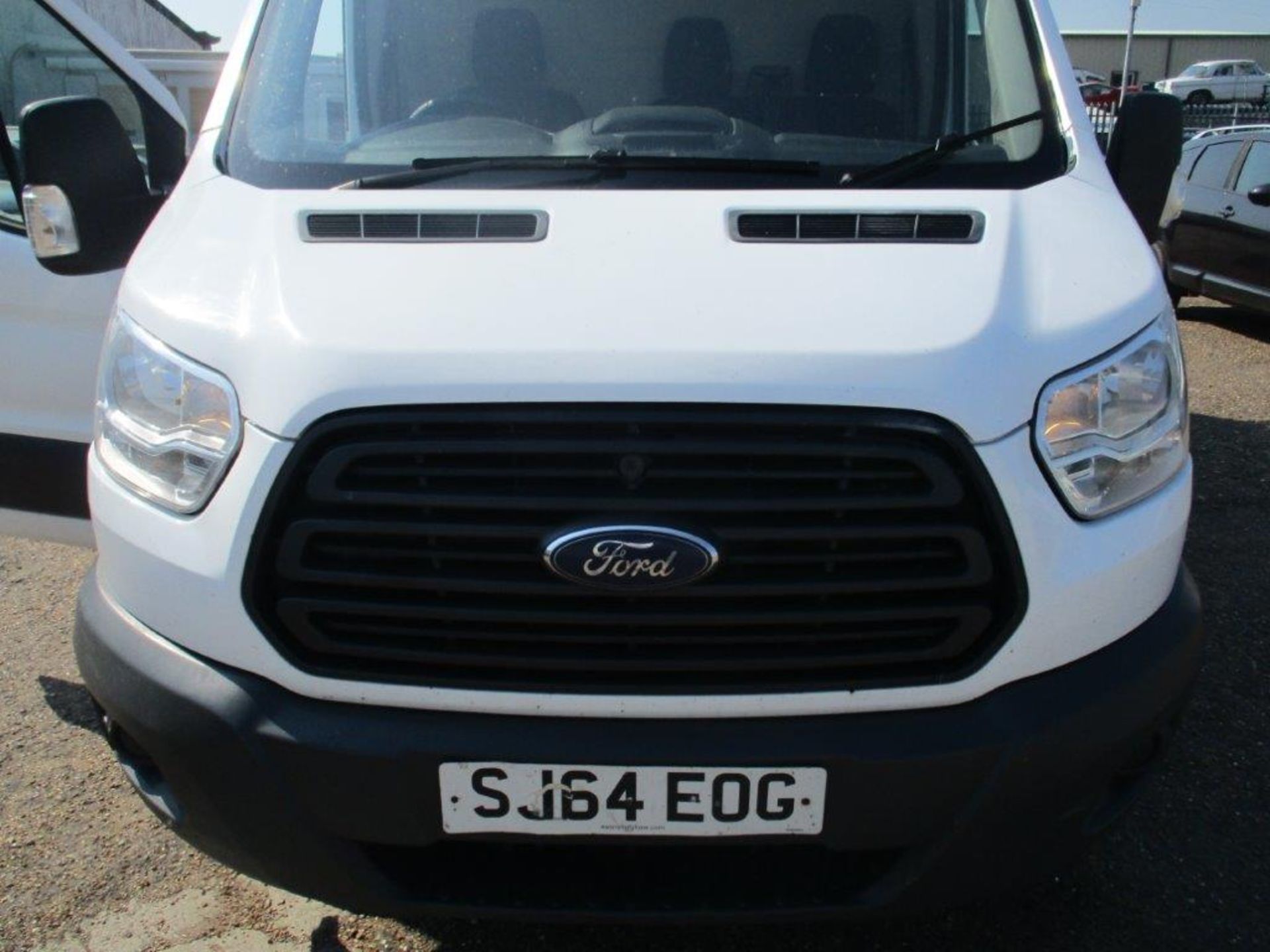 64 14 Ford Transit 350 - Image 2 of 24