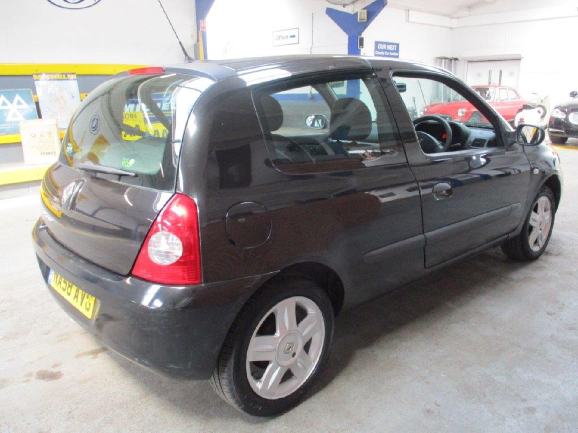 58 08 Renault Clio Campus - Image 4 of 19