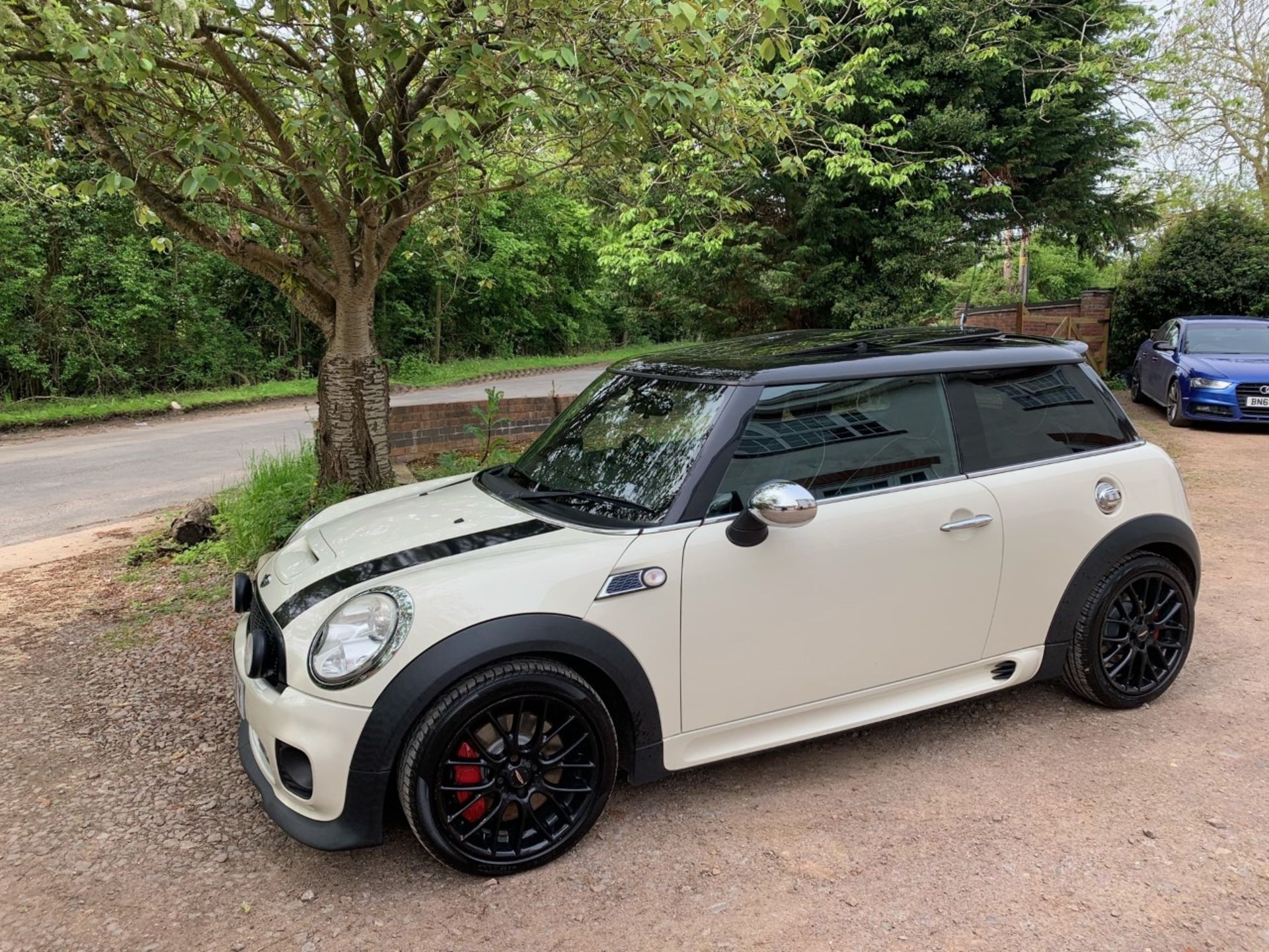 10 10 MinI John Cooper Works - Image 3 of 5