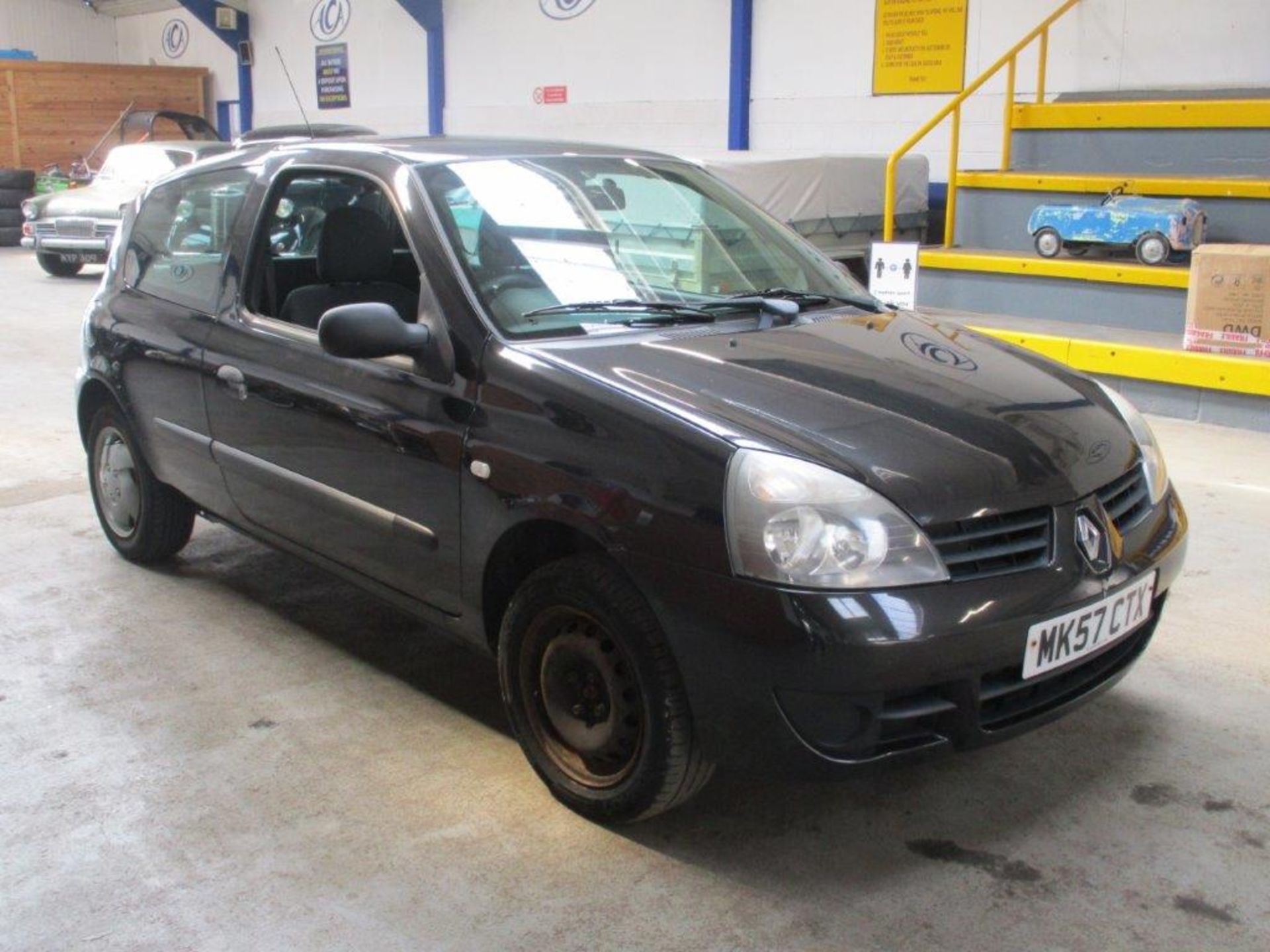 57 07 Renault Clio Campus - Image 2 of 18