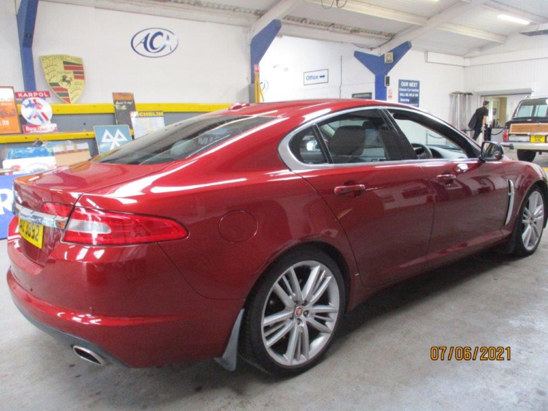 11 11 Jaguar XF Portfolio V6 Auto - Image 15 of 24