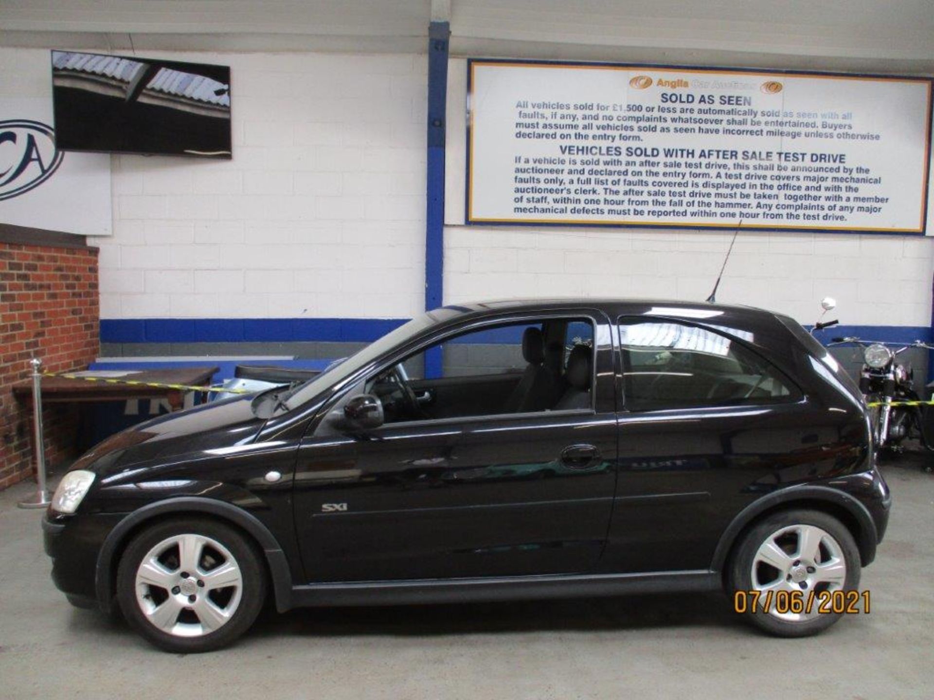 04 04 Vauxhall Corsa SXI - Image 4 of 17