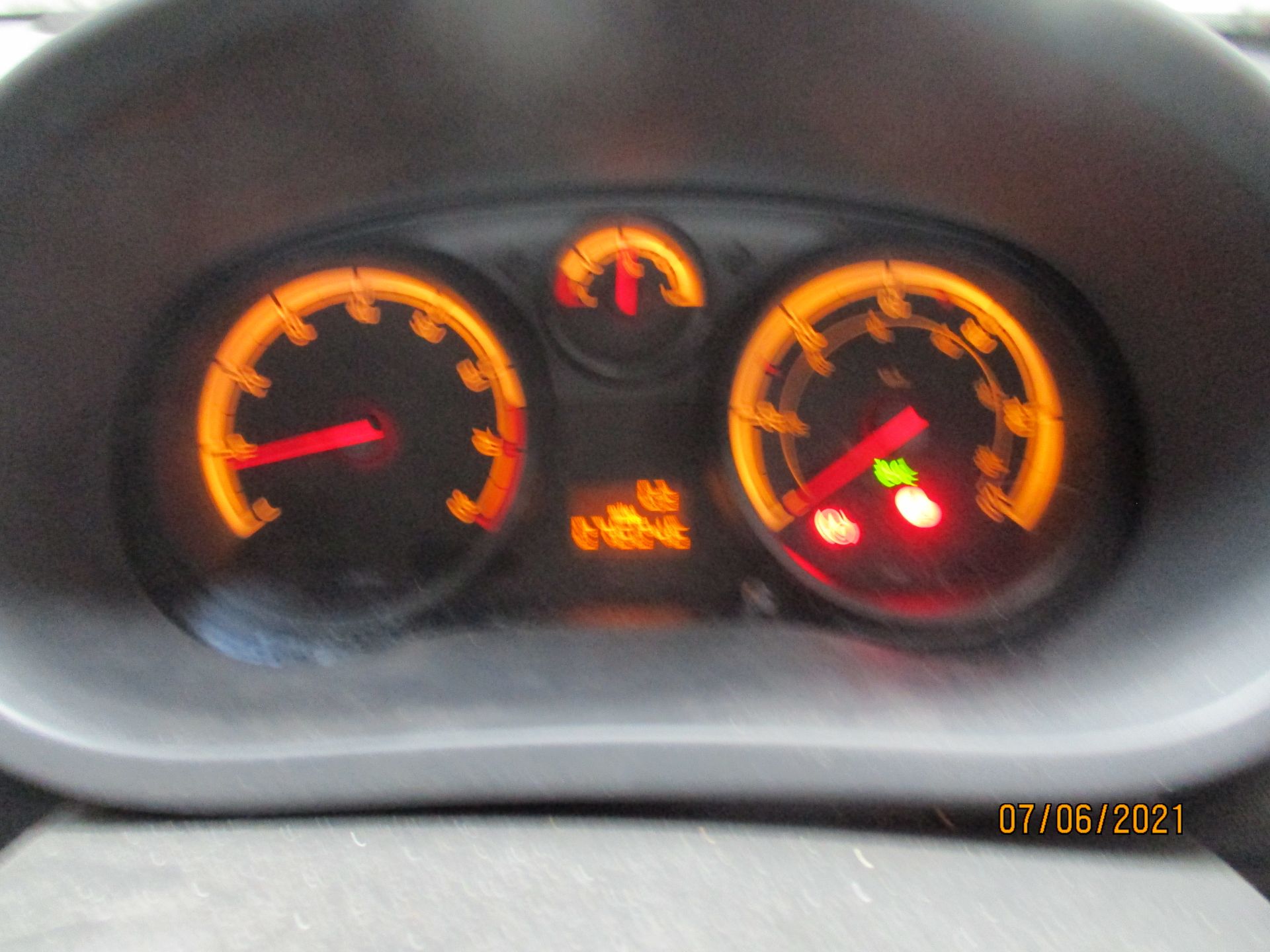 57 08 Vauxhall Corsa Life - Image 14 of 18