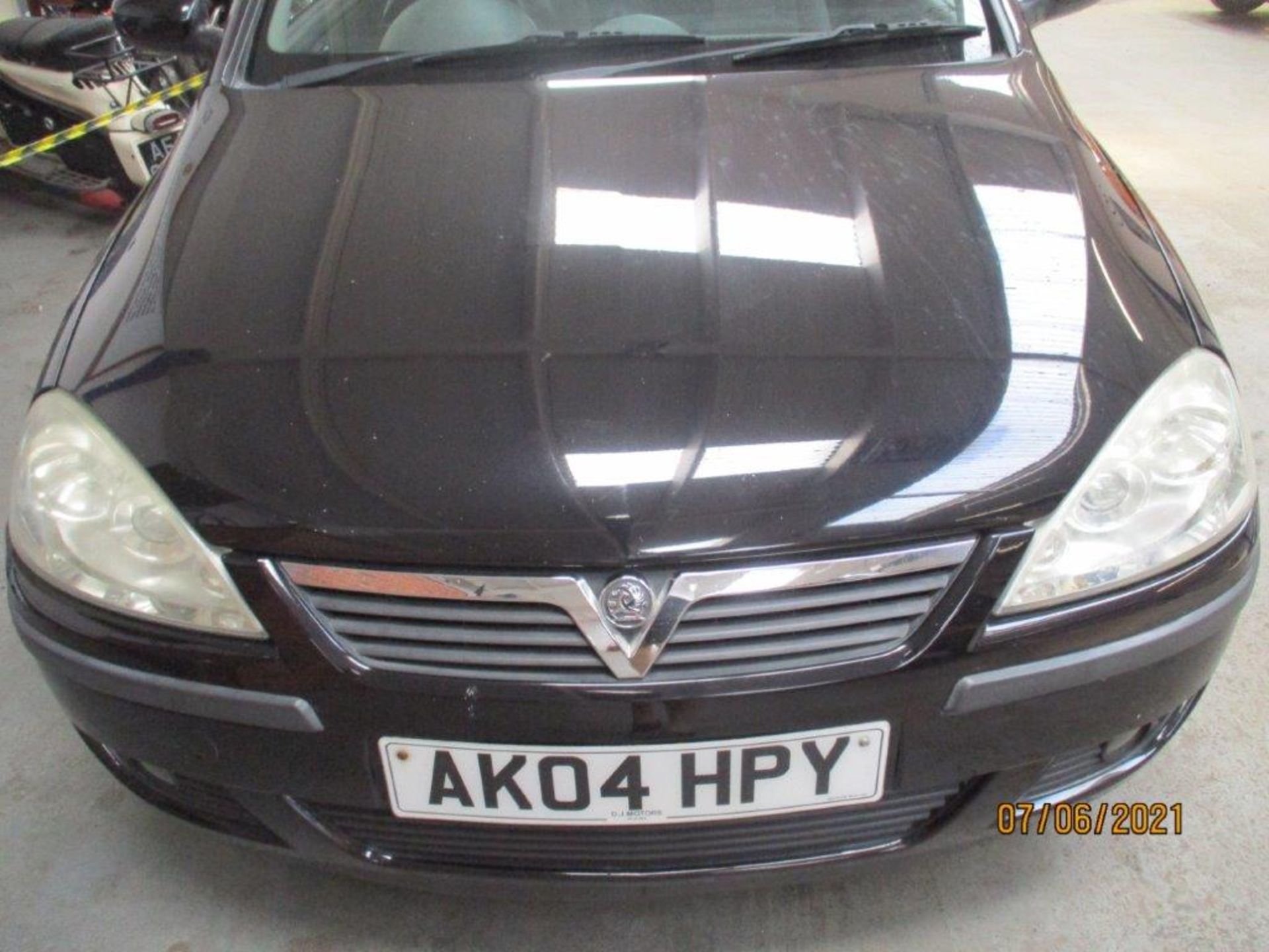 04 04 Vauxhall Corsa SXI - Image 2 of 17