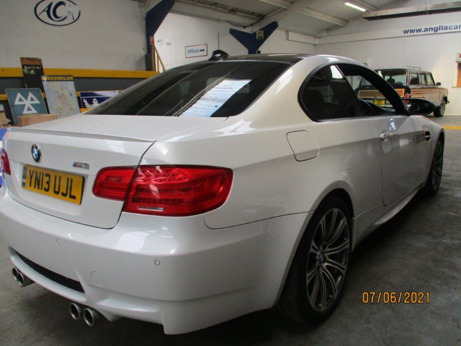 13 13 BMW M3 Semi Auto - Image 4 of 24