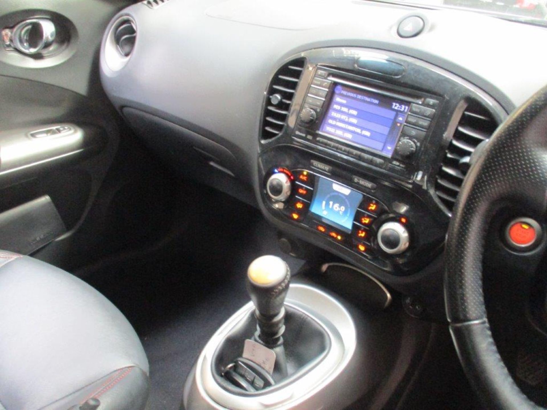 62 12 Nissan Juke Tekna DCI - Image 15 of 20