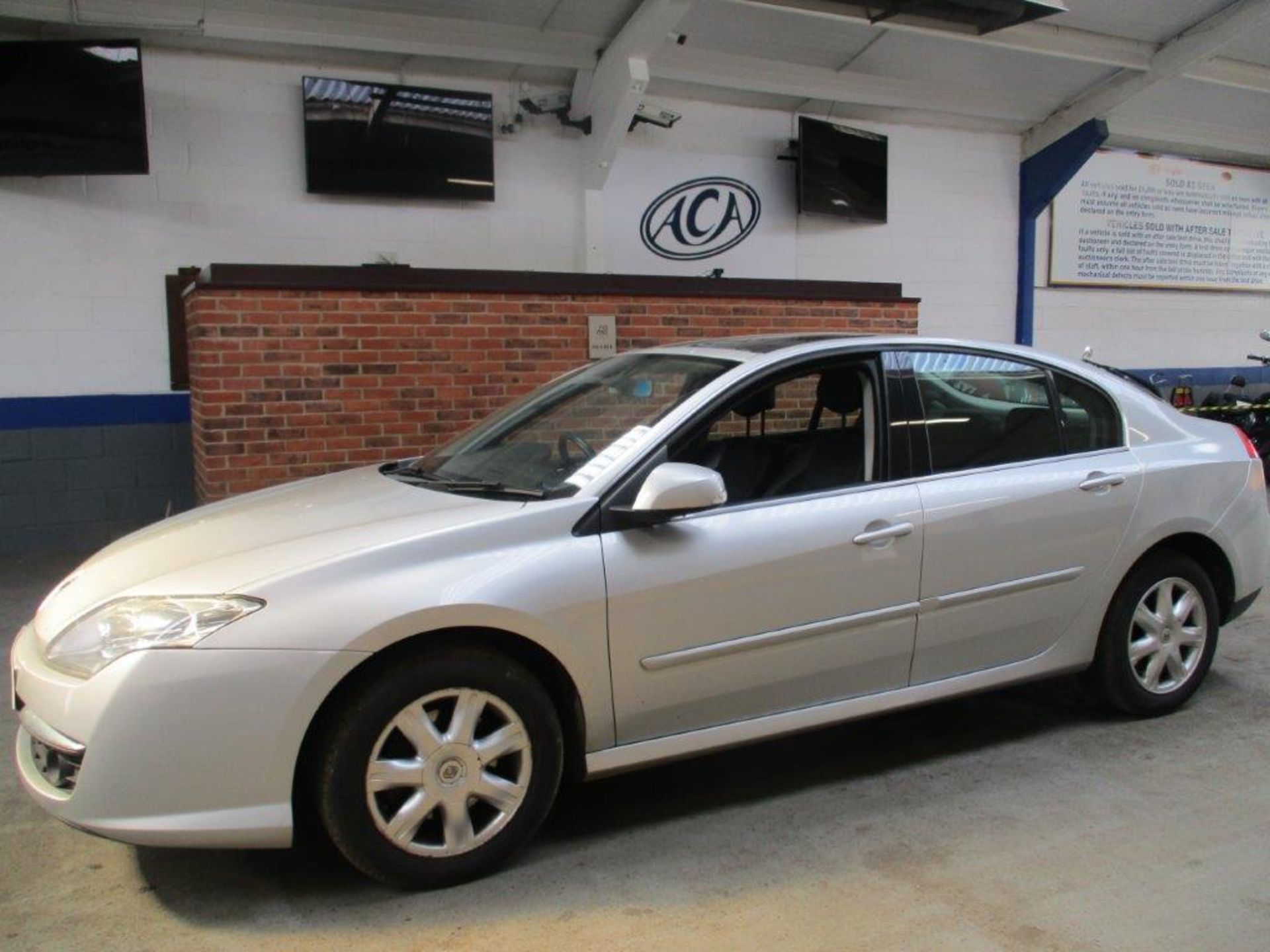 57 07 Renault Laguna Dyn S