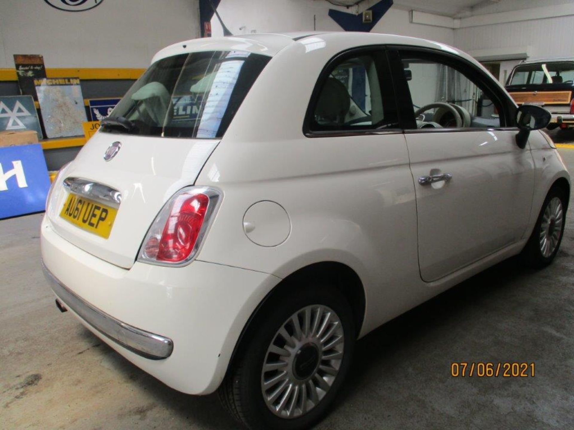 61 11 Fiat 500 Lounge - Image 10 of 15