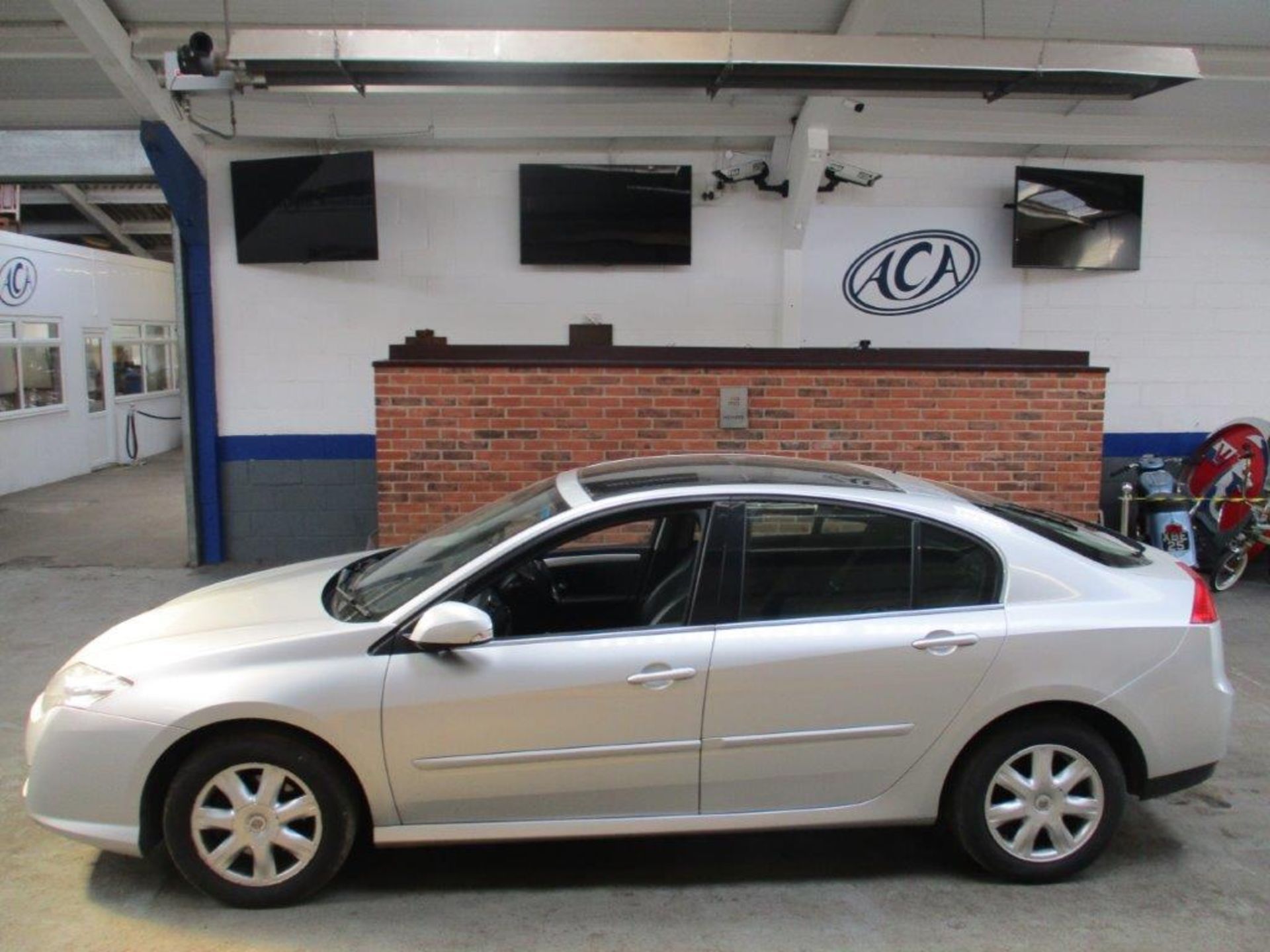 57 07 Renault Laguna Dyn S - Image 2 of 24