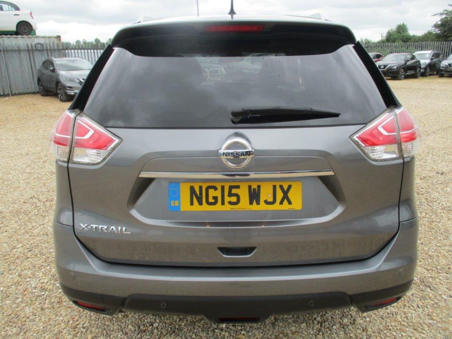 15 15 Nissan X-Trail N-Tec DCI - Image 3 of 27