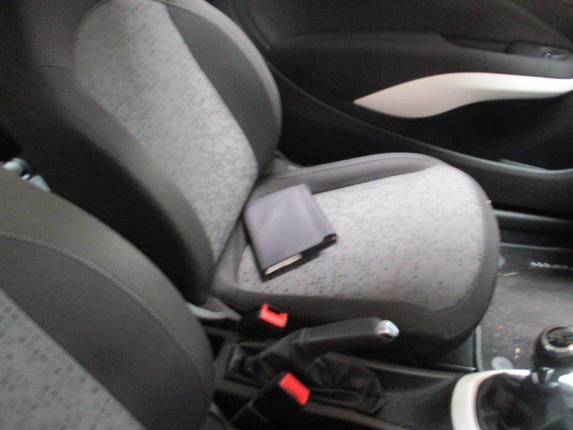 14 14 Vauxhall Adam Jam - Image 15 of 18