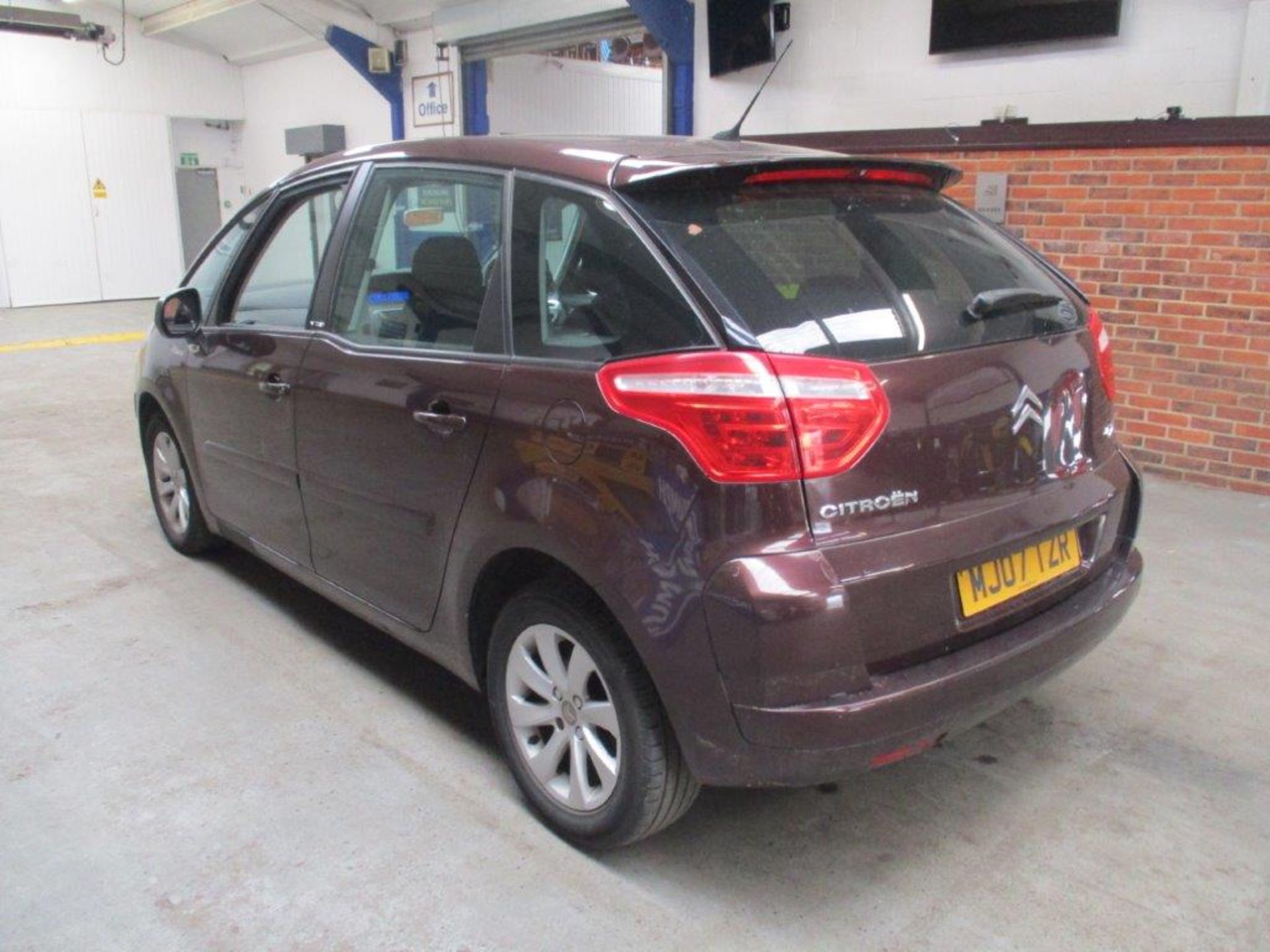 07 07 Citroen C4 Picasso 5 VTR+ HDI - Image 7 of 25