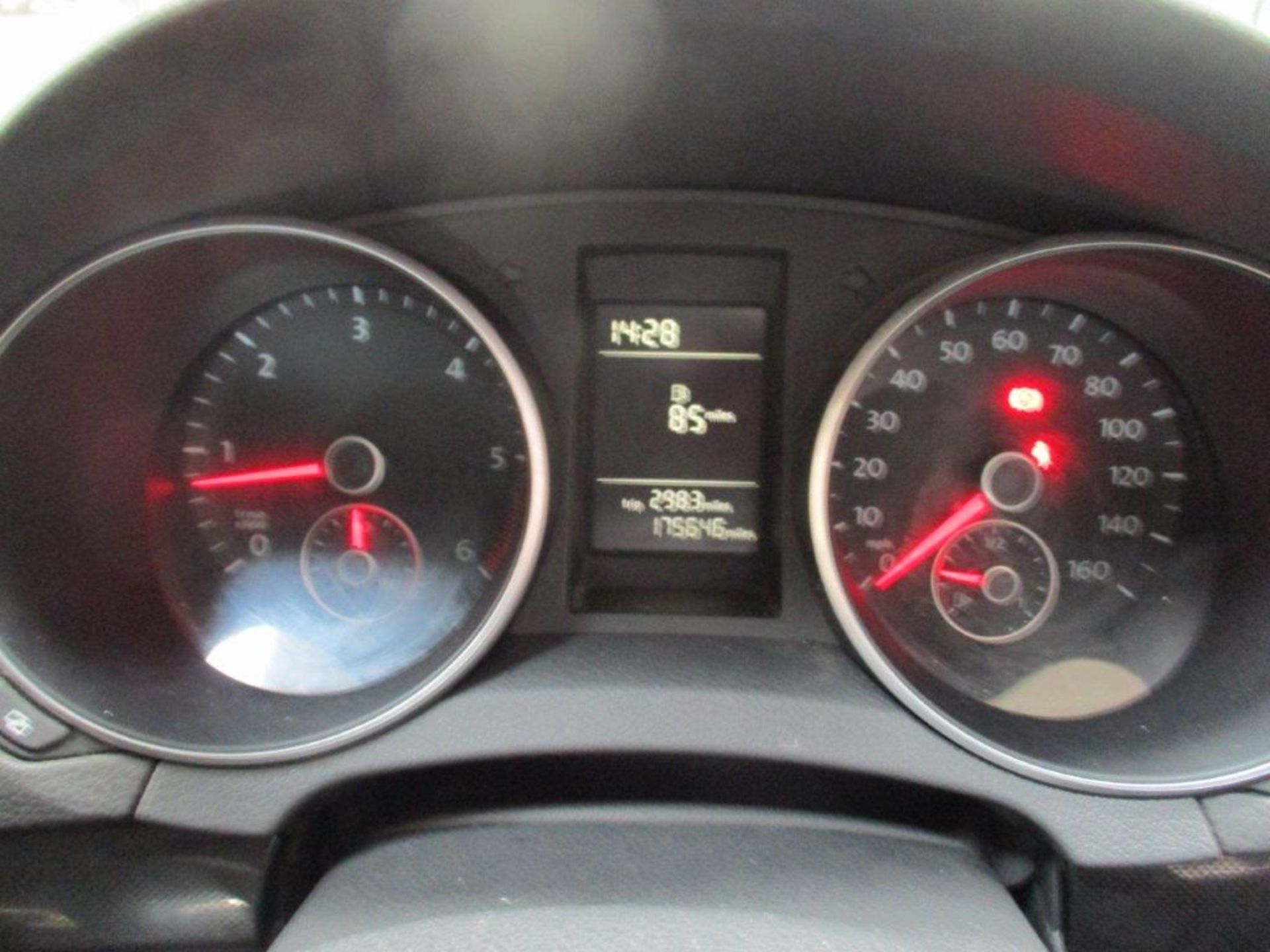 10 10 VW Golf SE TDi - Image 19 of 20