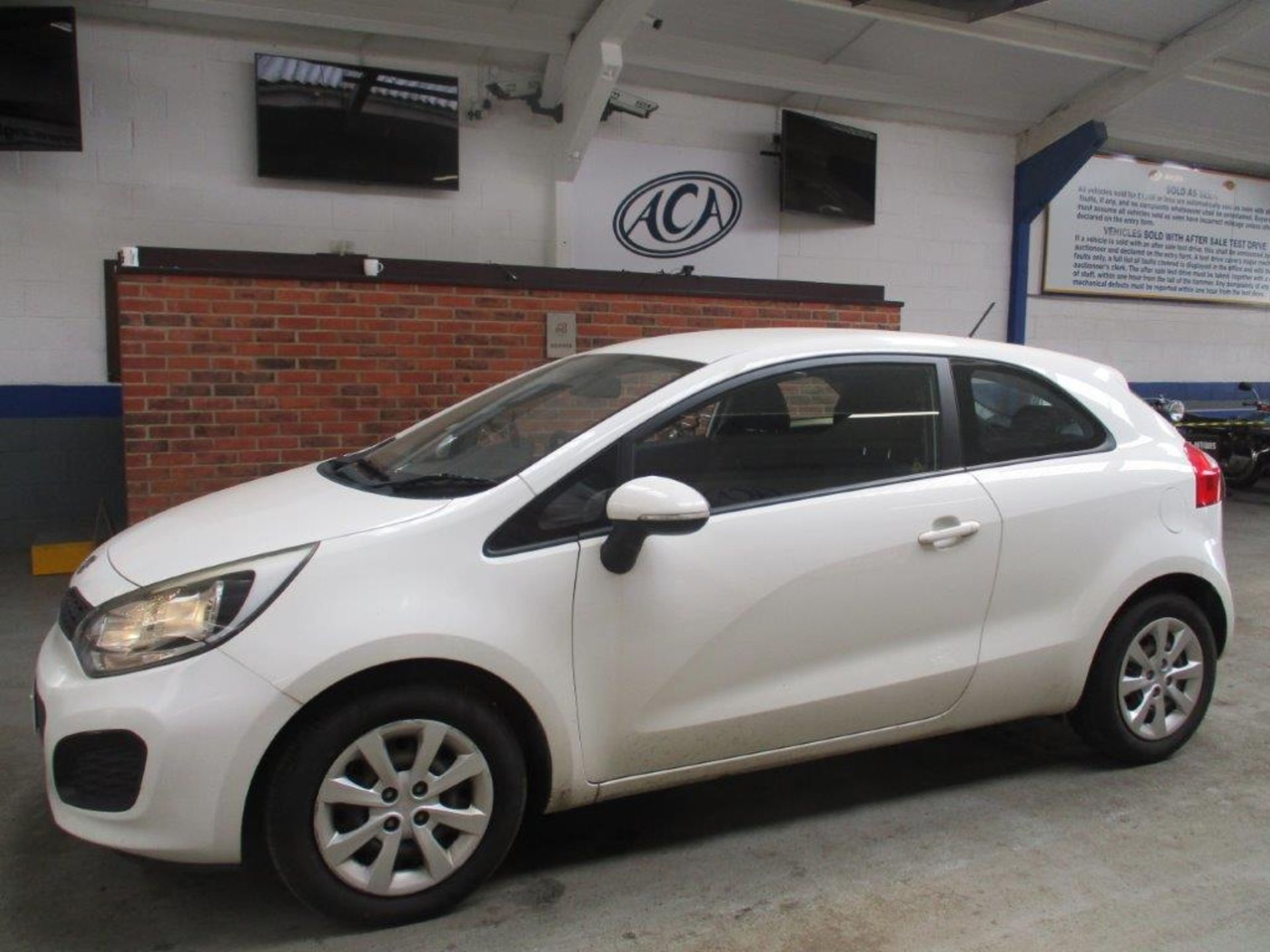 12 12 Kia Rio 1 3dr