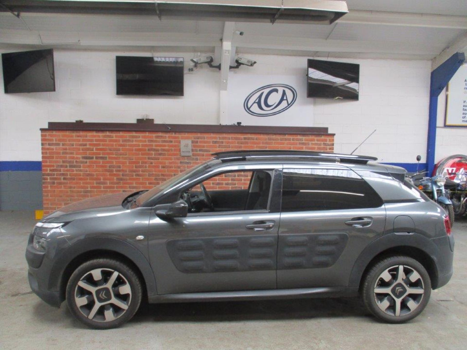 16 16 Citroen C4 Cactus