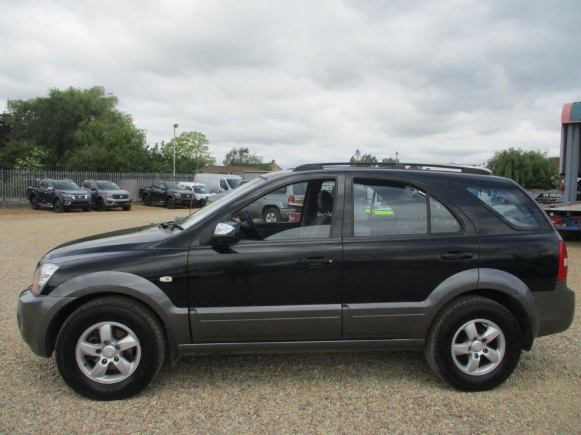 08 08 Kia Sorento XE - Image 3 of 23