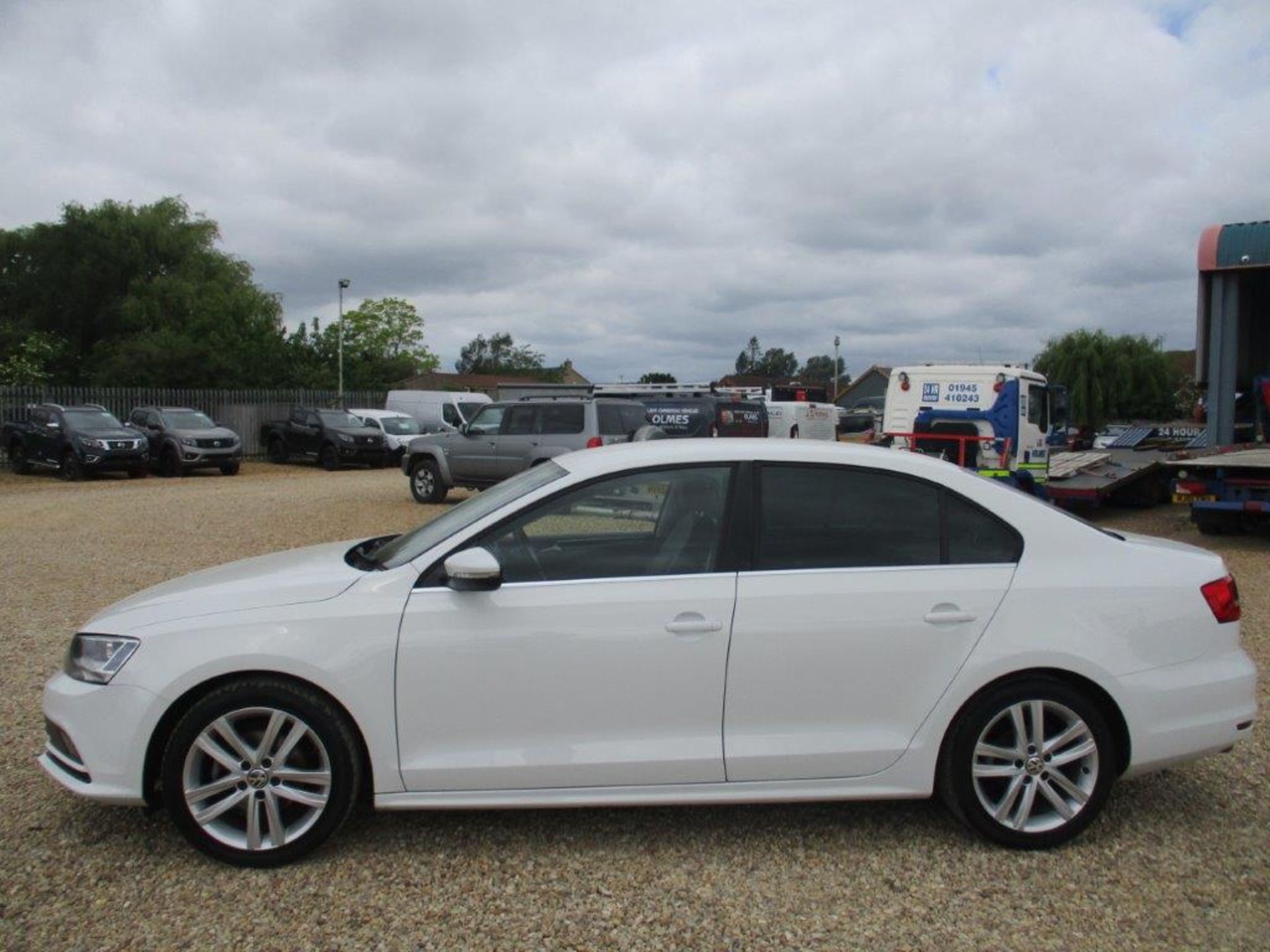 65 15 VW Jetta GT Bluemotion Tech - Image 11 of 22