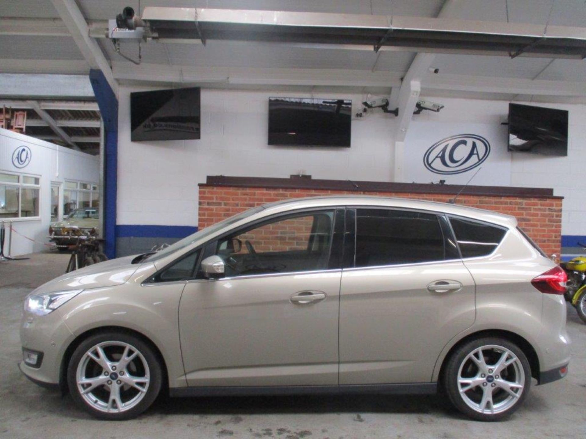 66 17 Ford C-Max Titanium X TDCI - Image 2 of 20