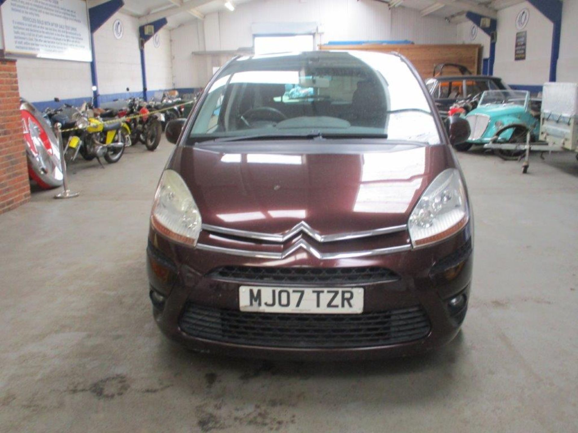 07 07 Citroen C4 Picasso 5 VTR+ HDI - Image 2 of 25