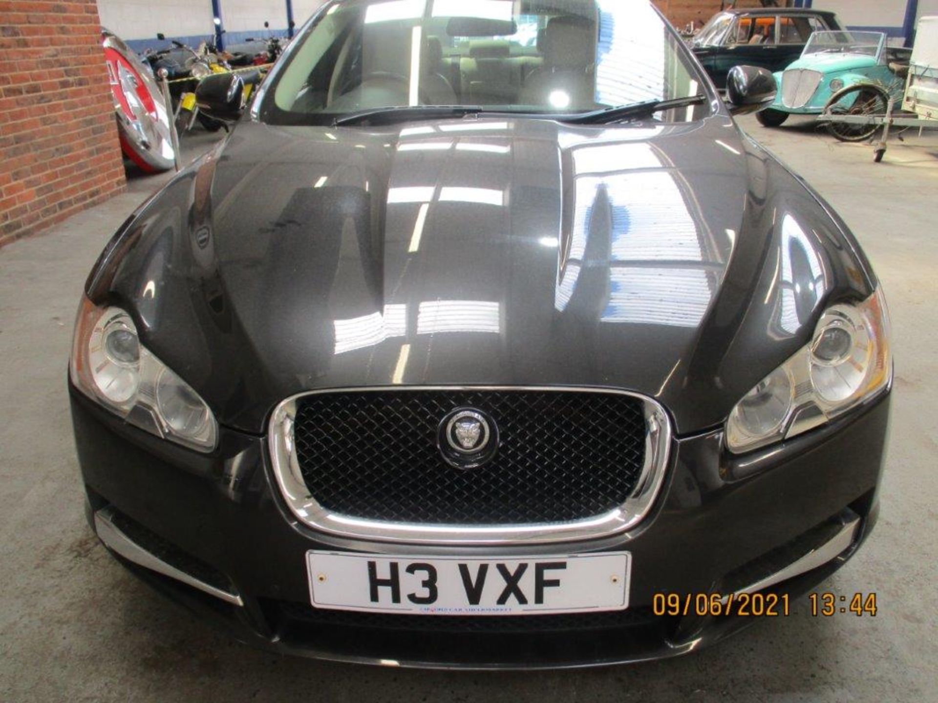 11 11 Jaguar XF S Portfolio V6 Auto - Image 2 of 26