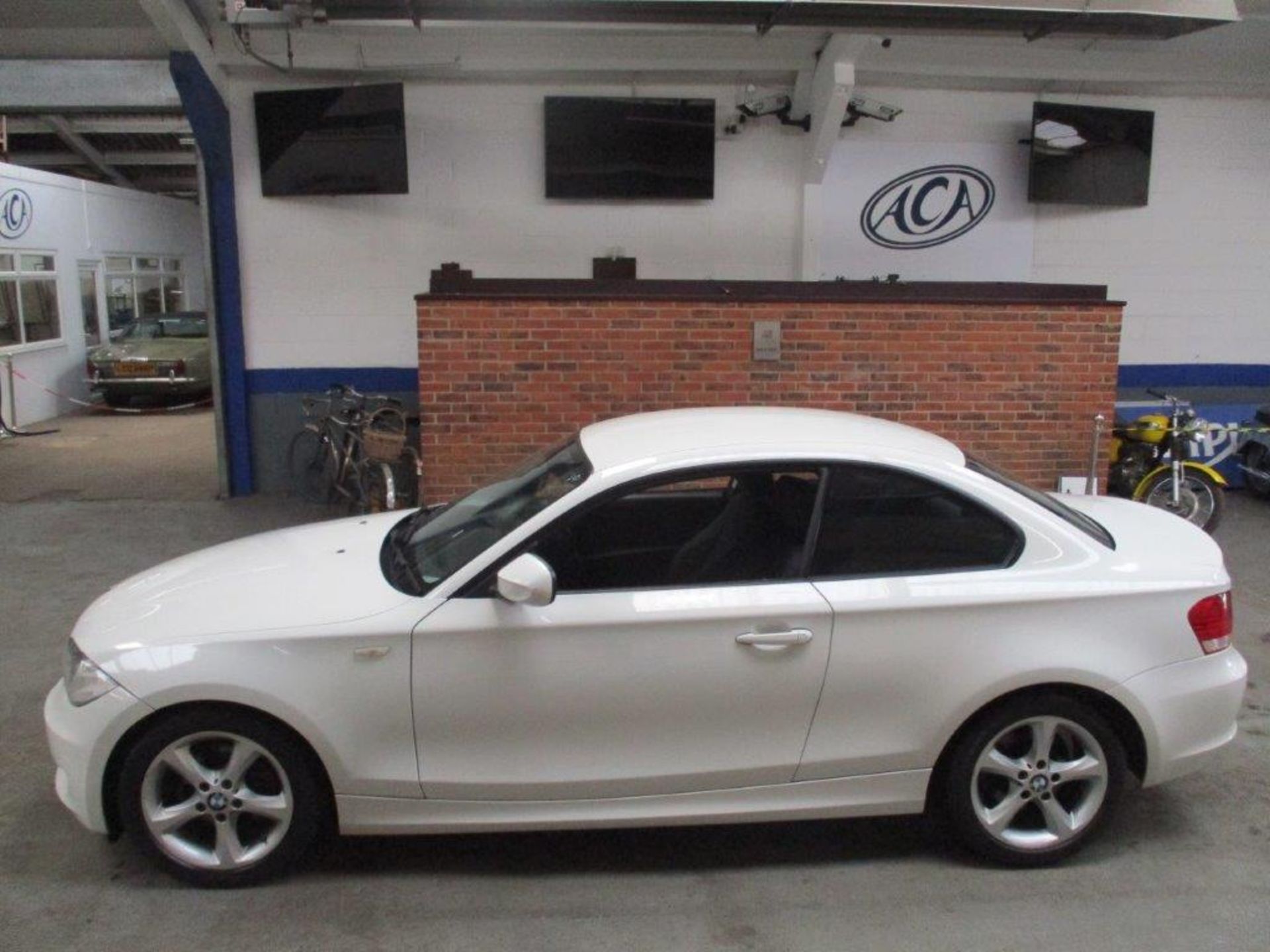 10 10 BMW 118D Sport - Image 12 of 20