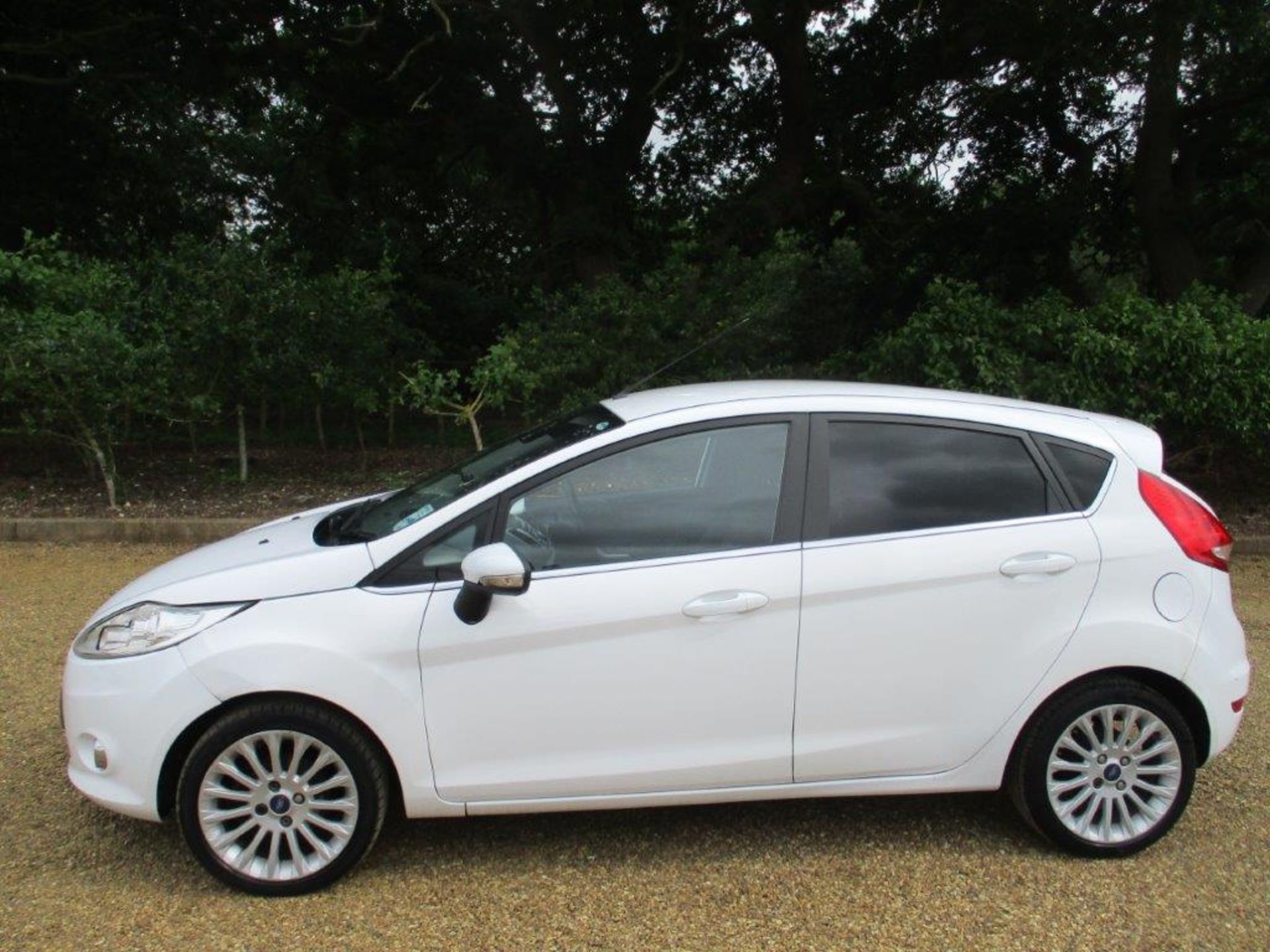 11 11 Ford Fiesta Titnm TDCI (70) - Image 2 of 22