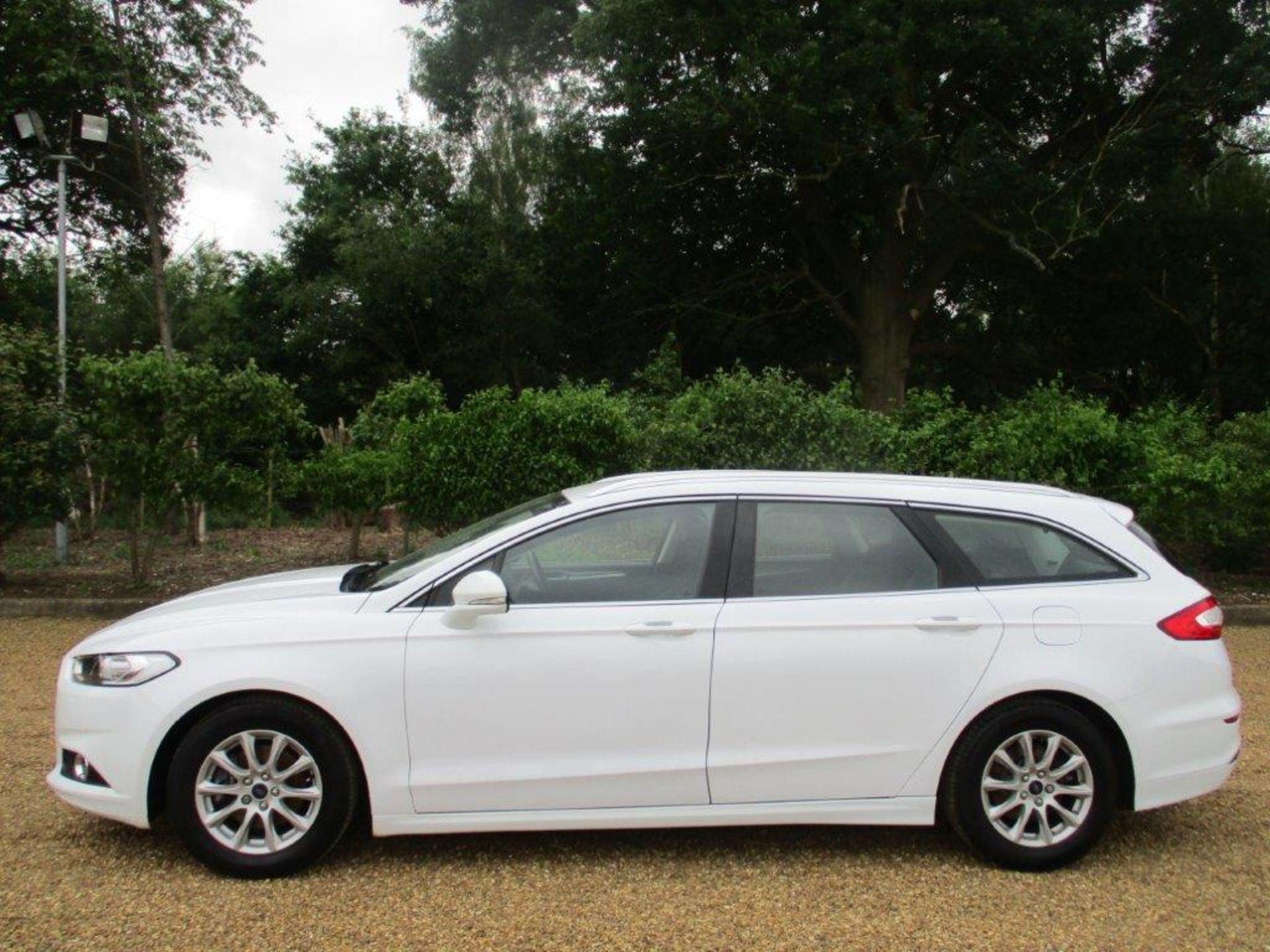 15 15 Ford Mondeo Zetec Eco TDCI Est - Image 8 of 23