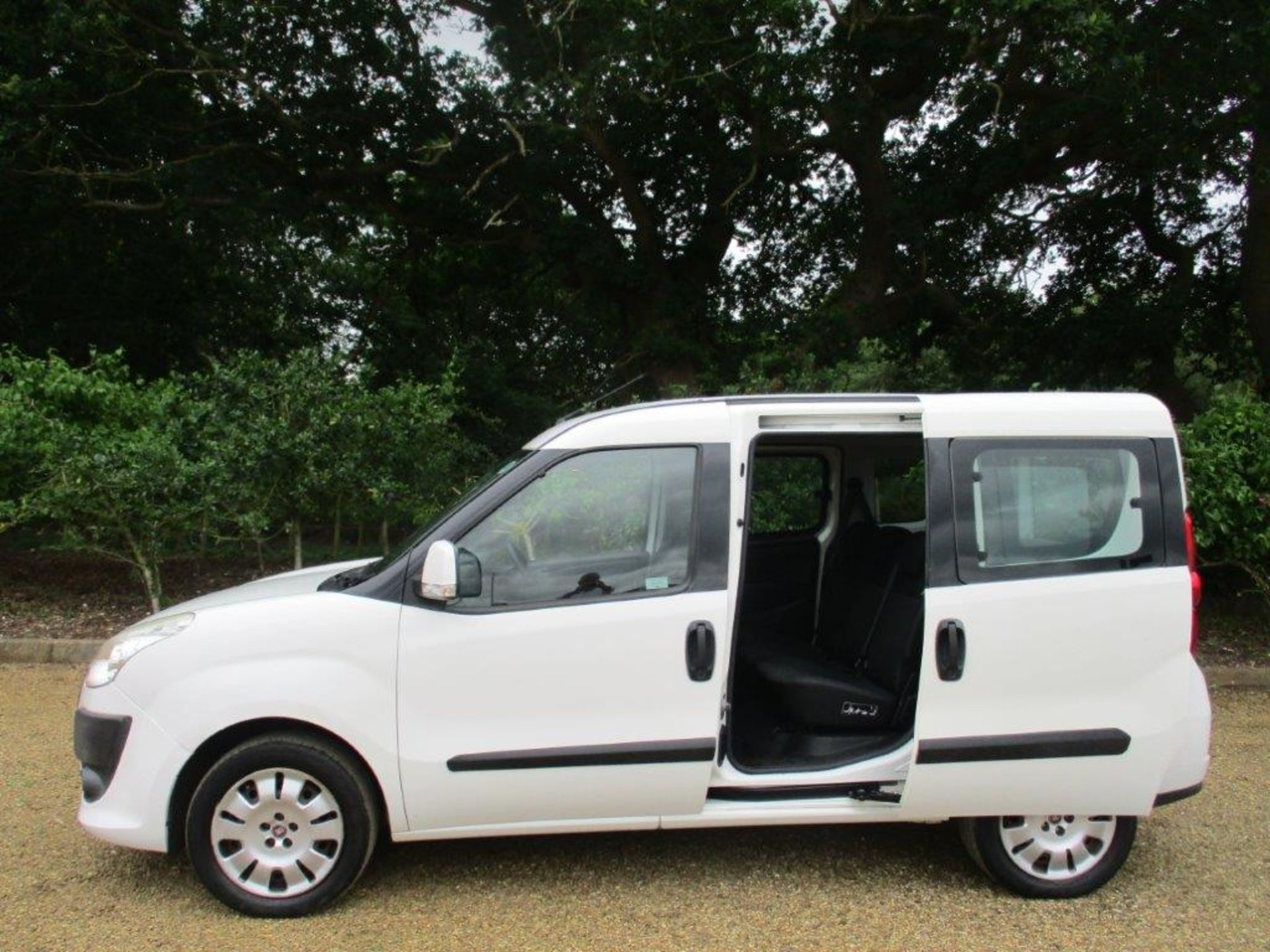 61 12 Fiat Doblo Mylife - Image 2 of 23