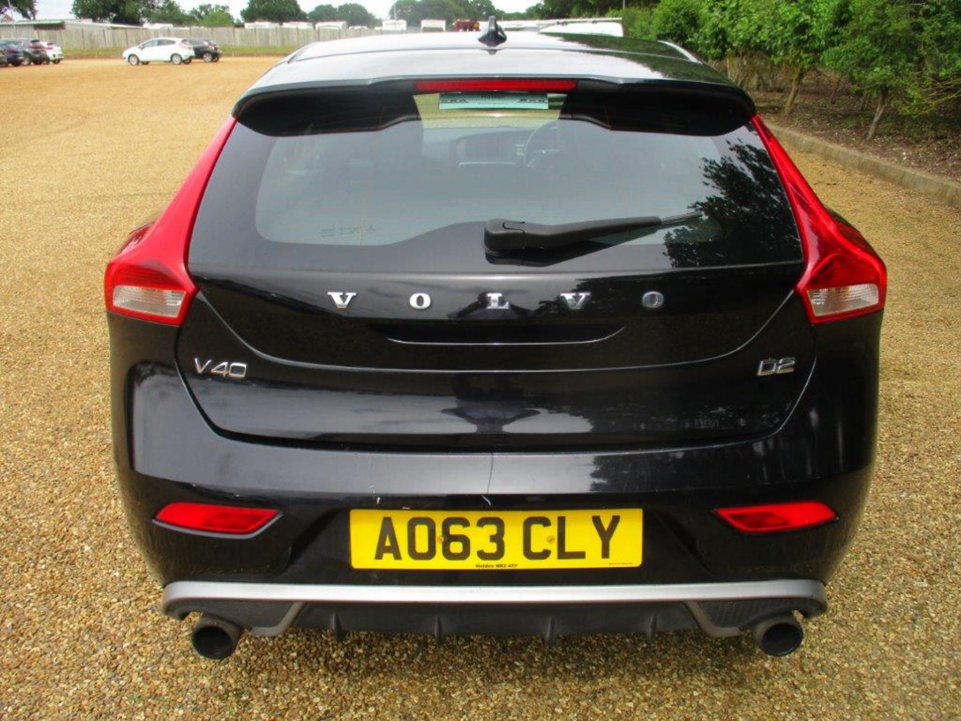 13 63 Volvo V40 R Design D2 5dr - Image 5 of 22