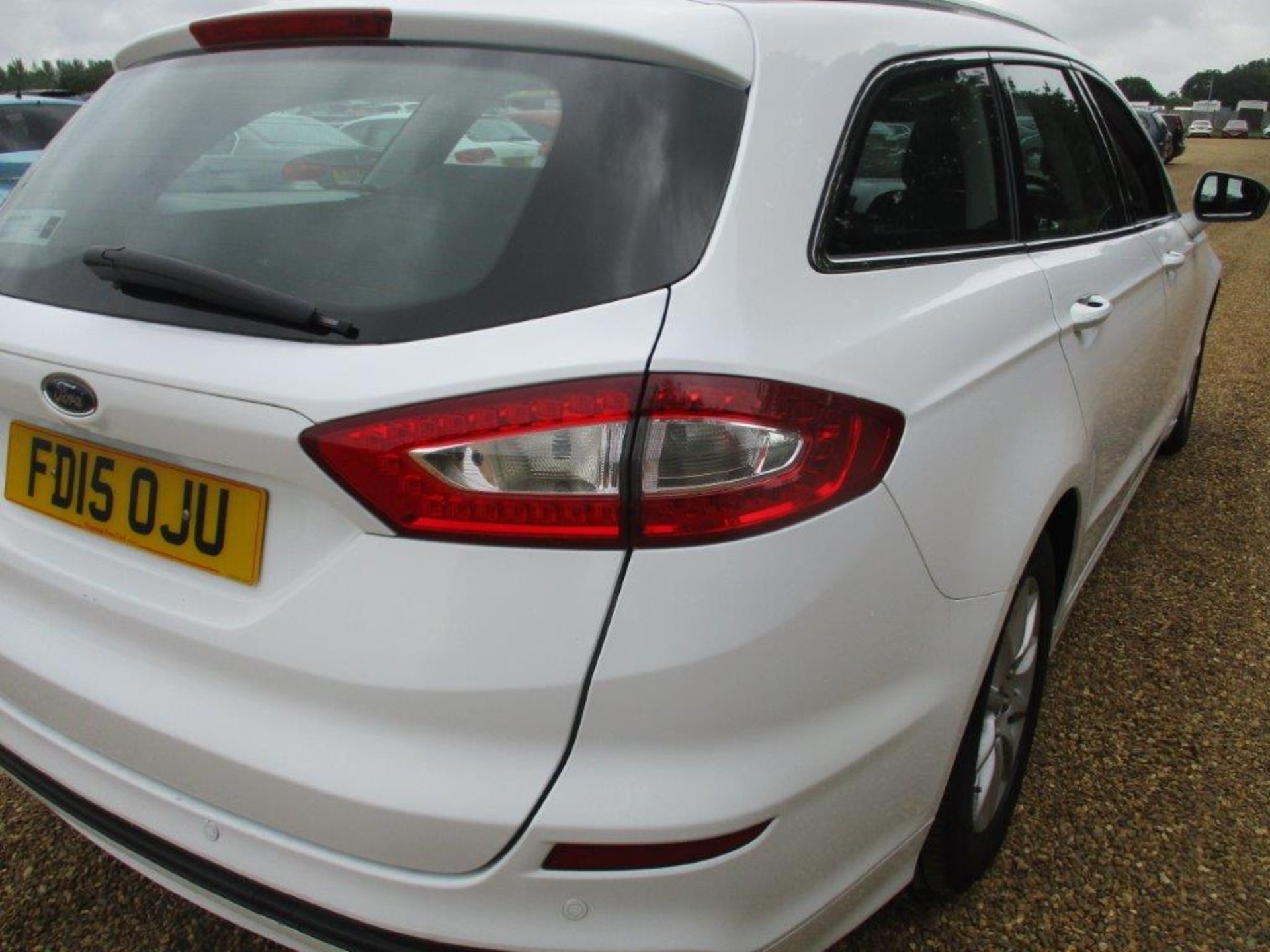 15 15 Ford Mondeo Zetec Eco TDCI Est - Image 5 of 23