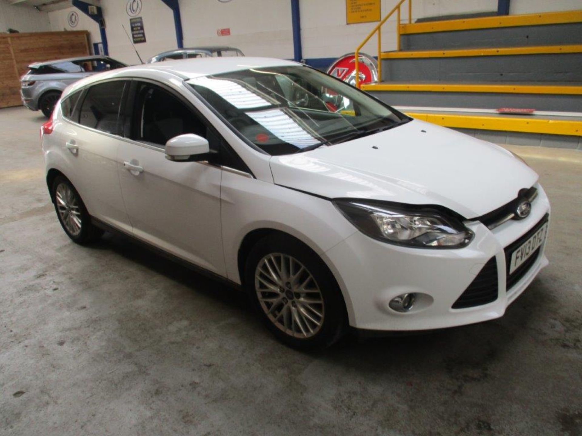 13 13 Ford Focus Zetec 105 - Image 3 of 12