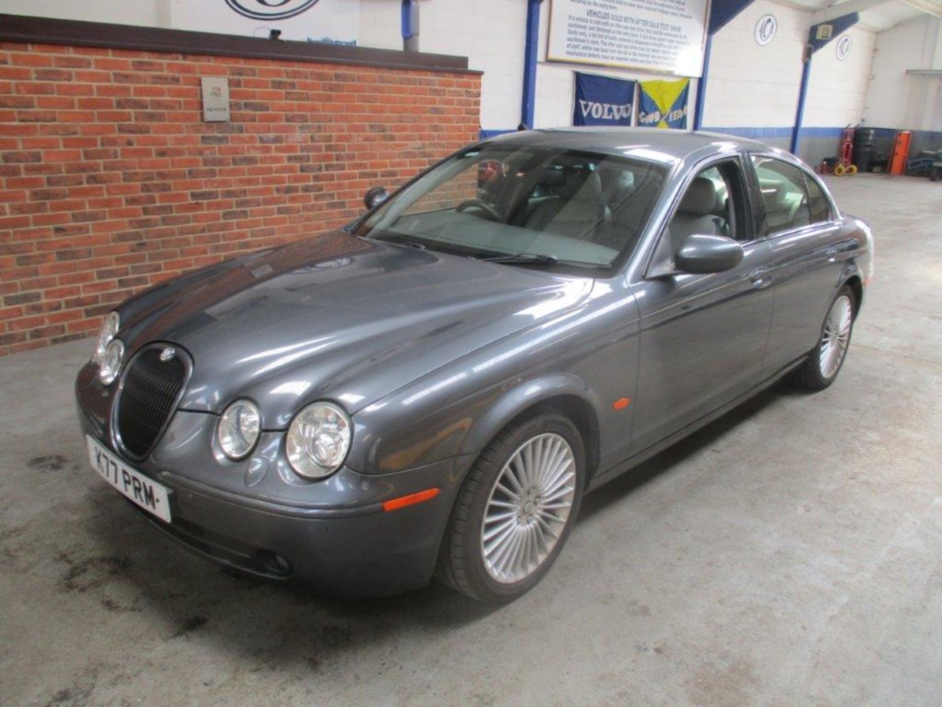 06 06 Jaguar S-Type Sport V6