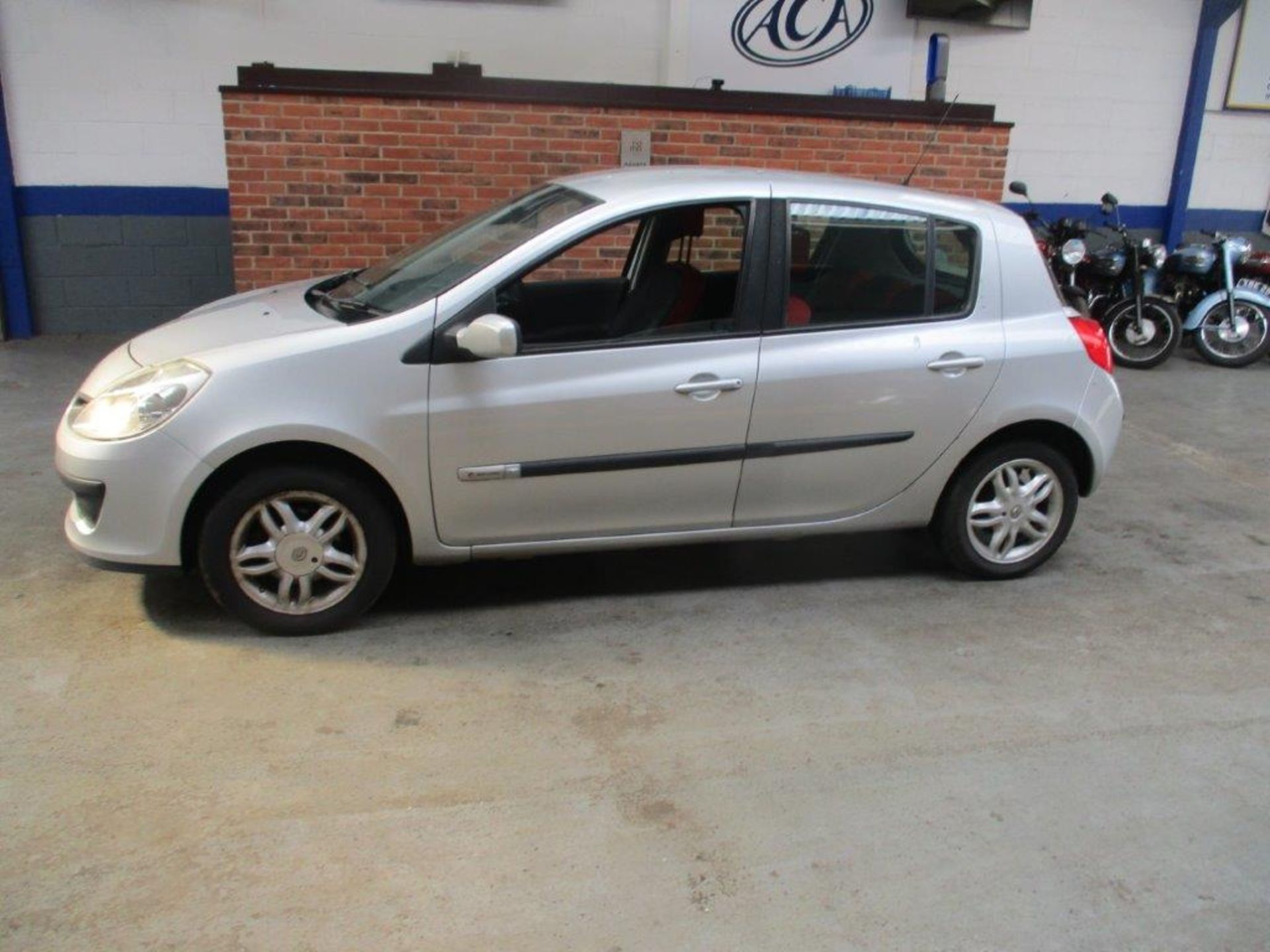 08 08 Renault Clio RIP Curl 16V