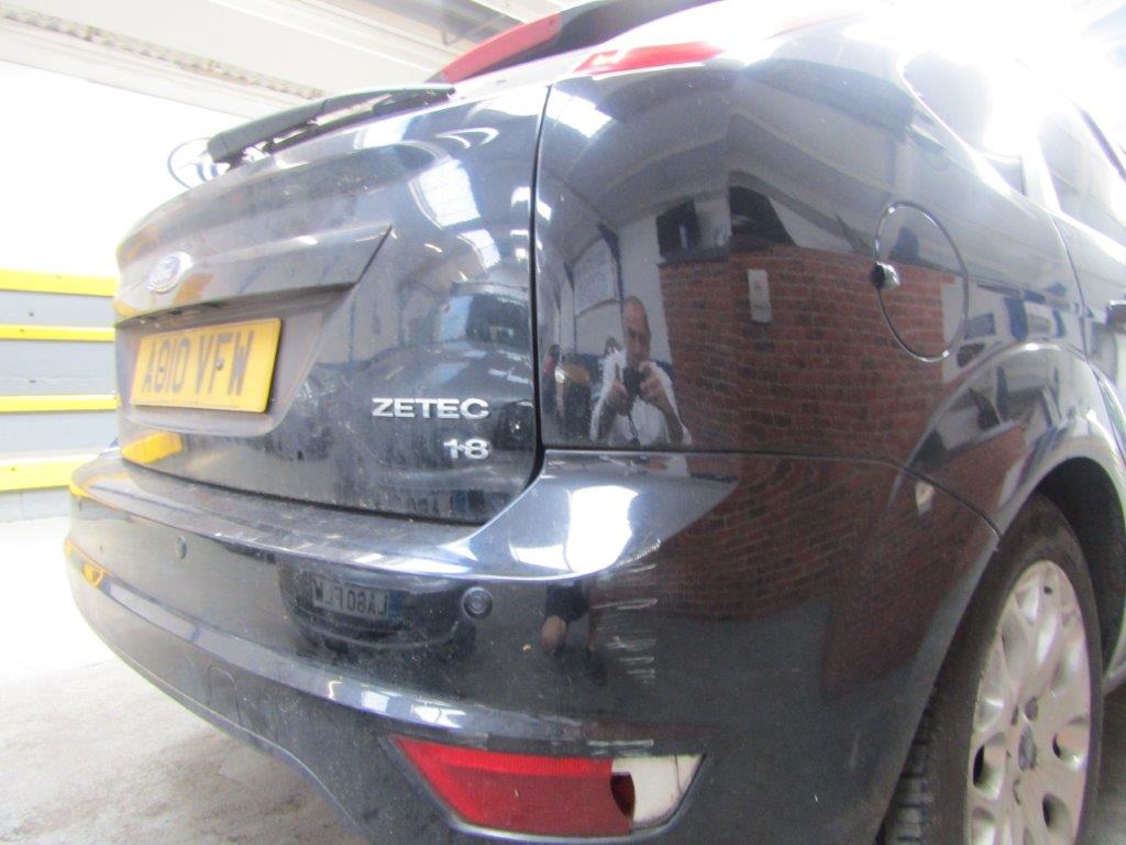 10 10 Ford Focus Zetec 125 - Image 9 of 23