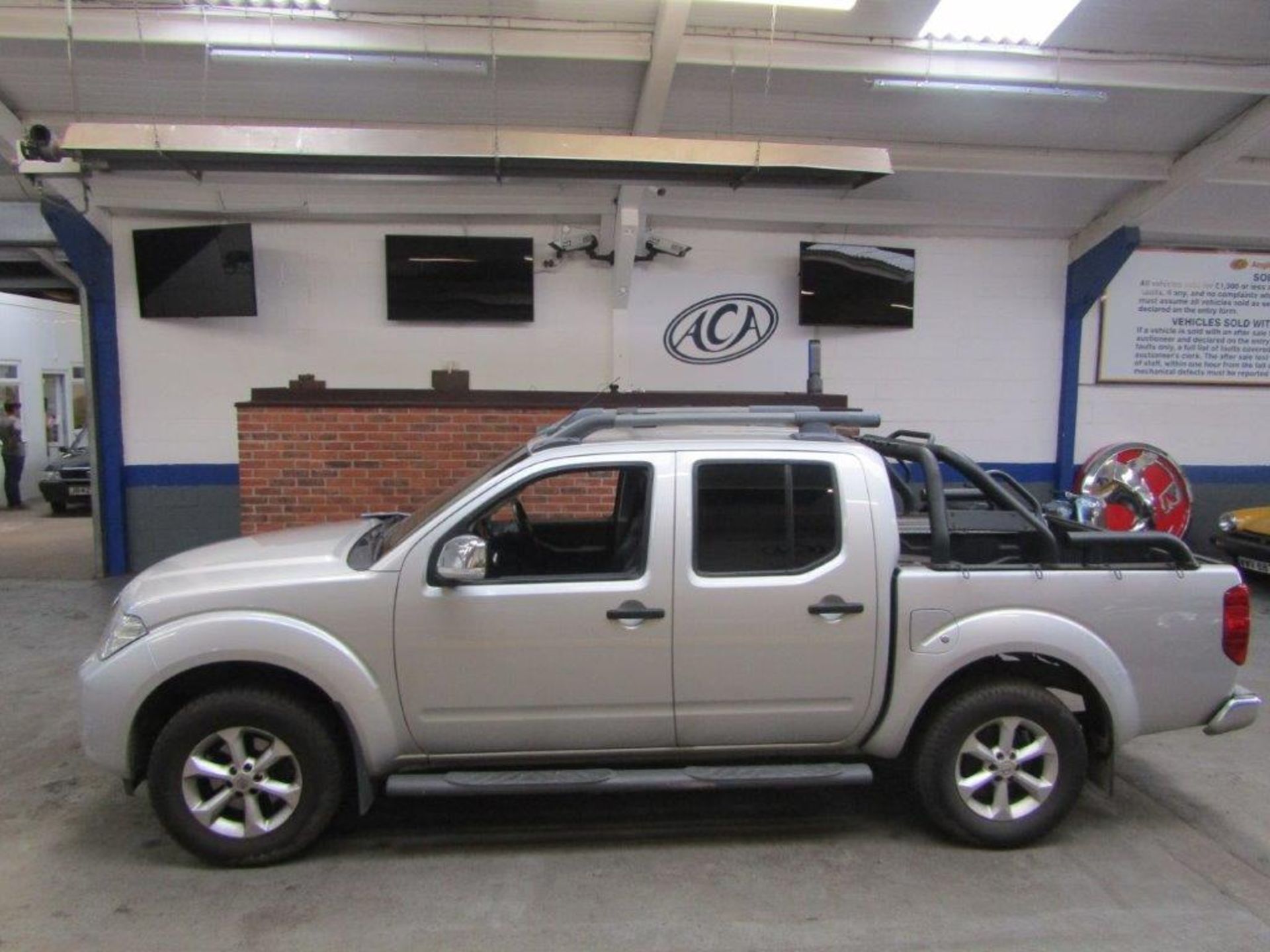 65 15 Nissan Navara Tekna DCi - Image 2 of 19