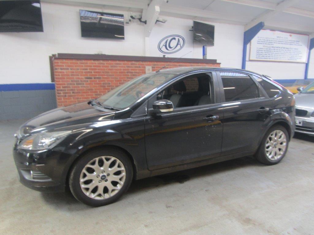 10 10 Ford Focus Zetec 125