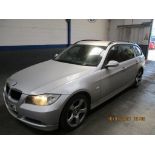 56 06 BMW 318D ES Touring