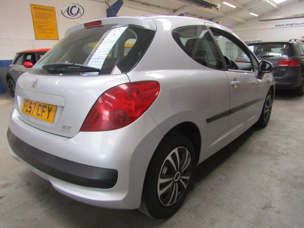 07 57 Peugeot 207 S HDI 5dr - Image 5 of 15