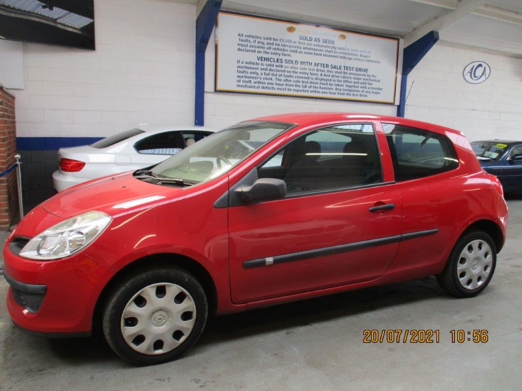 08 08 Renault Clio Freeway