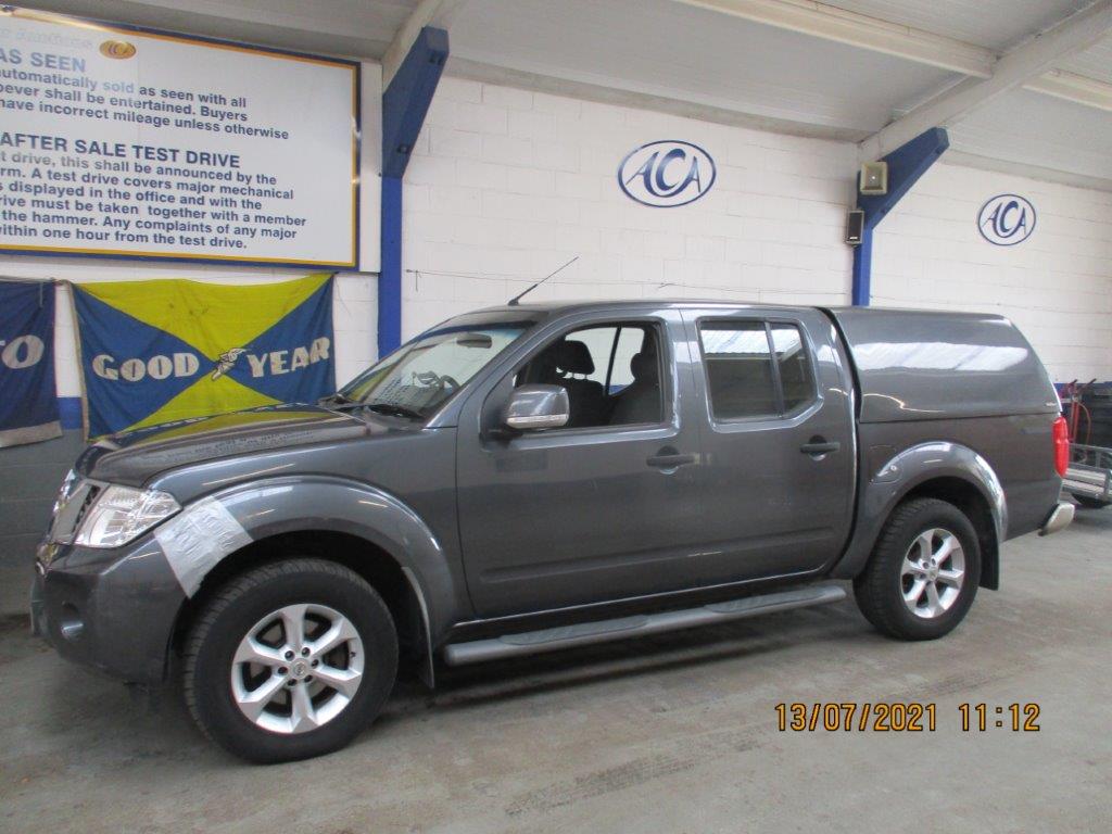 61 11 Nissan Navara Acenta DCi