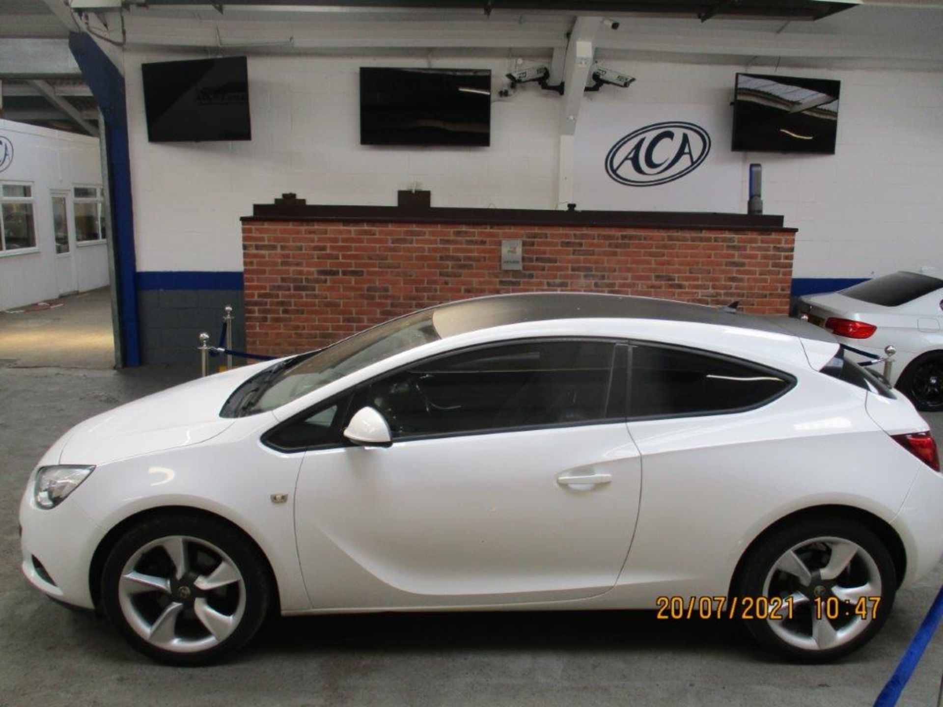 63 13 Vauxhall Astra GTC Sport - Image 3 of 20