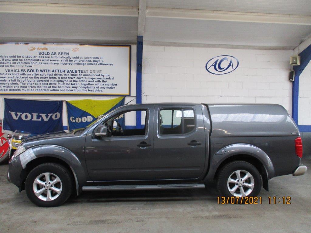 61 11 Nissan Navara Acenta DCi - Image 2 of 25